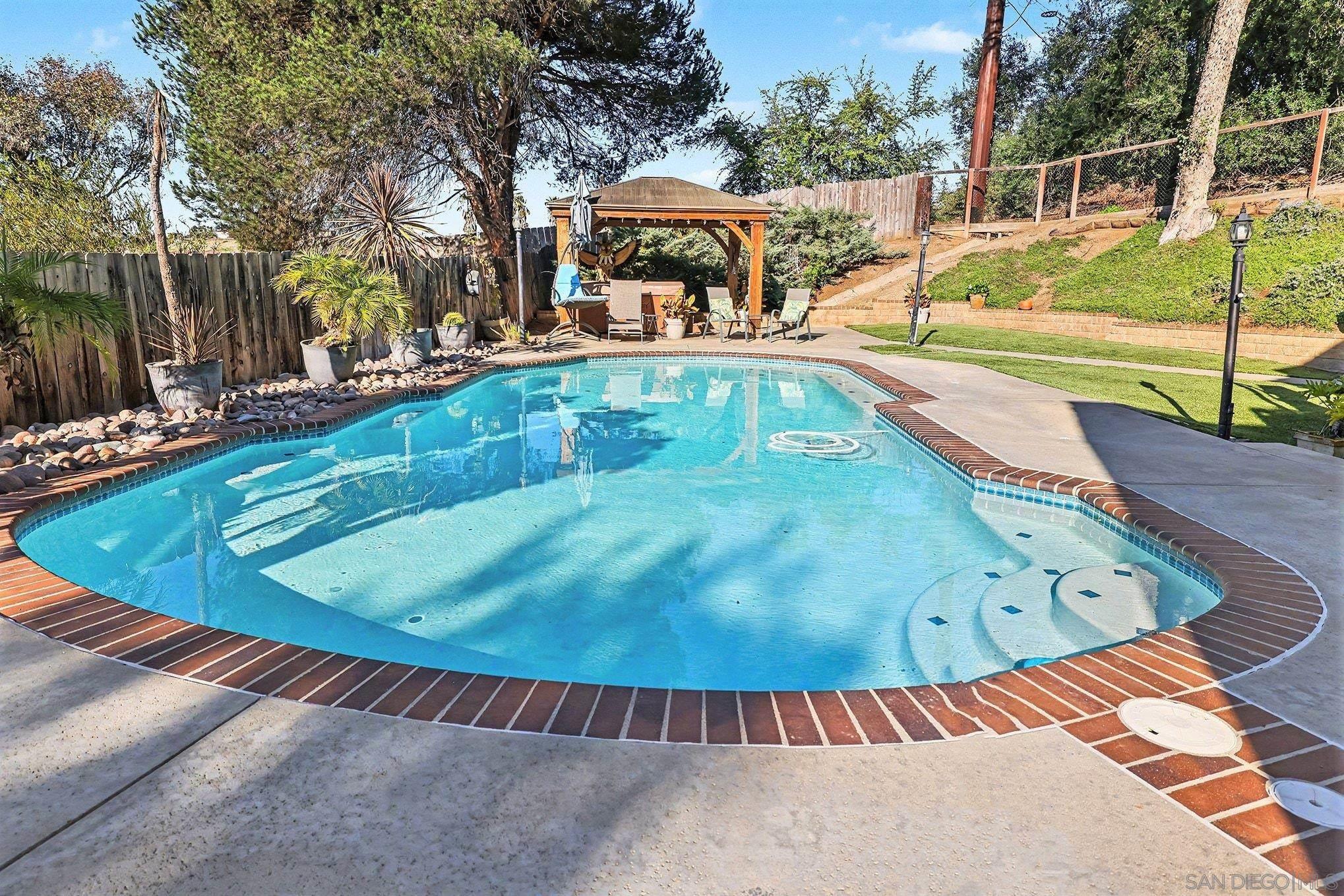 Detail Gallery Image 30 of 43 For 627  Valley Grove Ln, Escondido,  CA 92025 - 4 Beds | 2/1 Baths