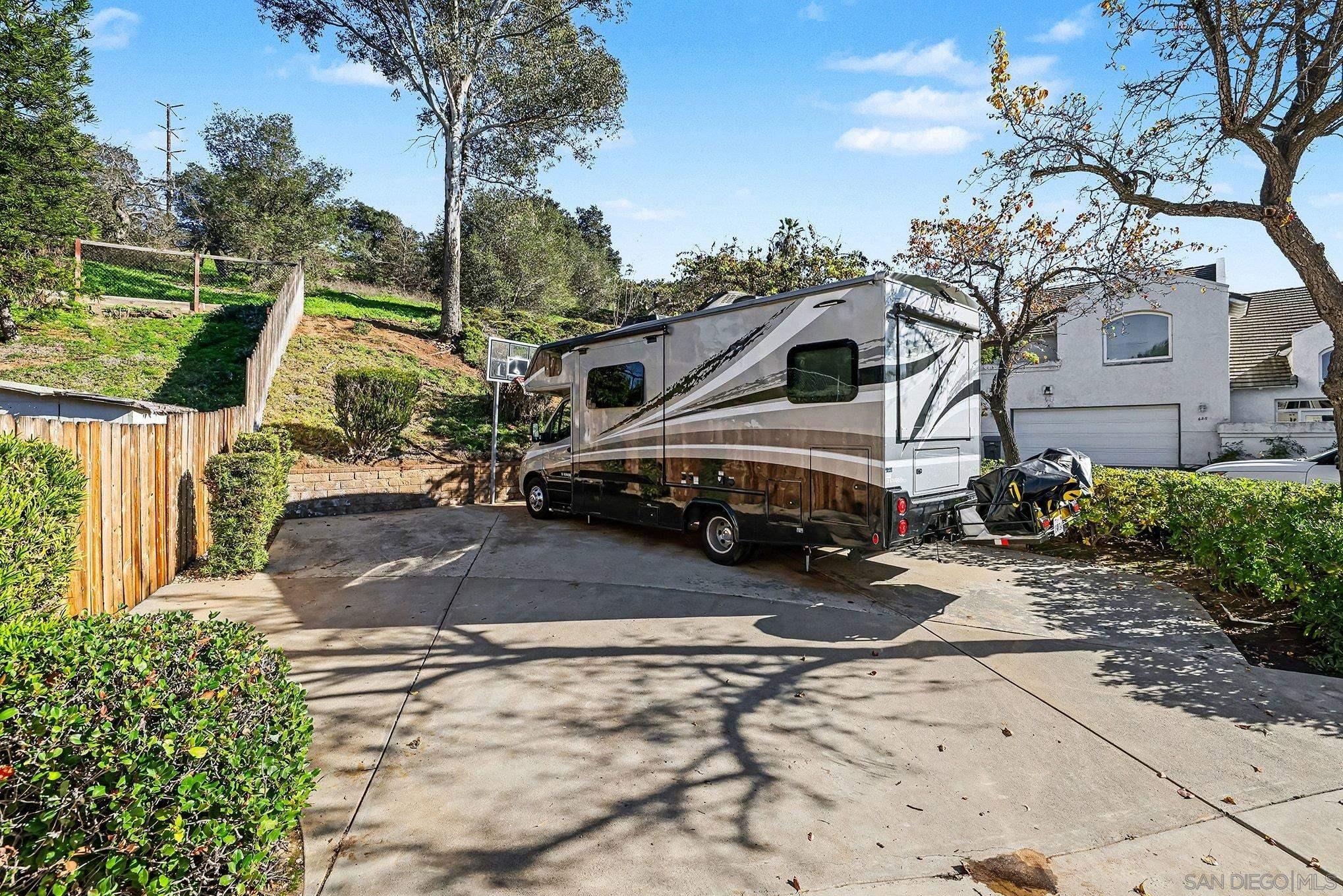 Detail Gallery Image 35 of 43 For 627  Valley Grove Ln, Escondido,  CA 92025 - 4 Beds | 2/1 Baths