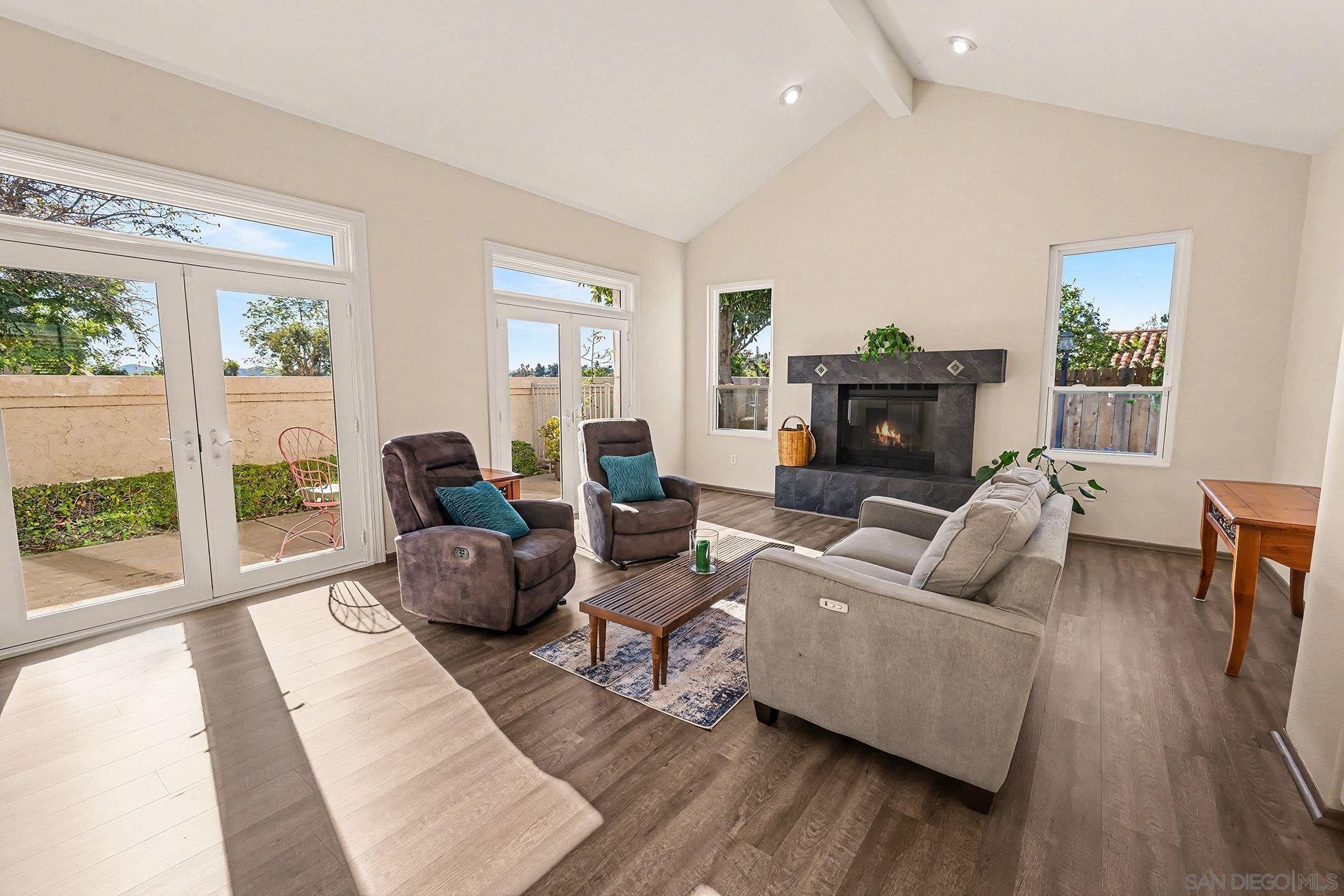 Detail Gallery Image 5 of 43 For 627  Valley Grove Ln, Escondido,  CA 92025 - 4 Beds | 2/1 Baths