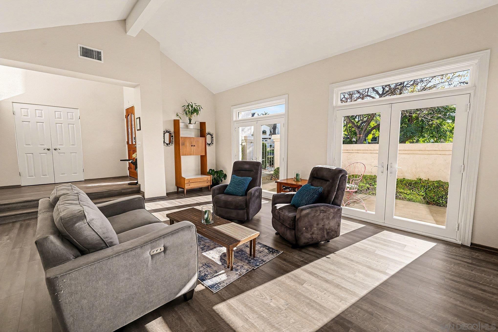 Detail Gallery Image 6 of 43 For 627  Valley Grove Ln, Escondido,  CA 92025 - 4 Beds | 2/1 Baths