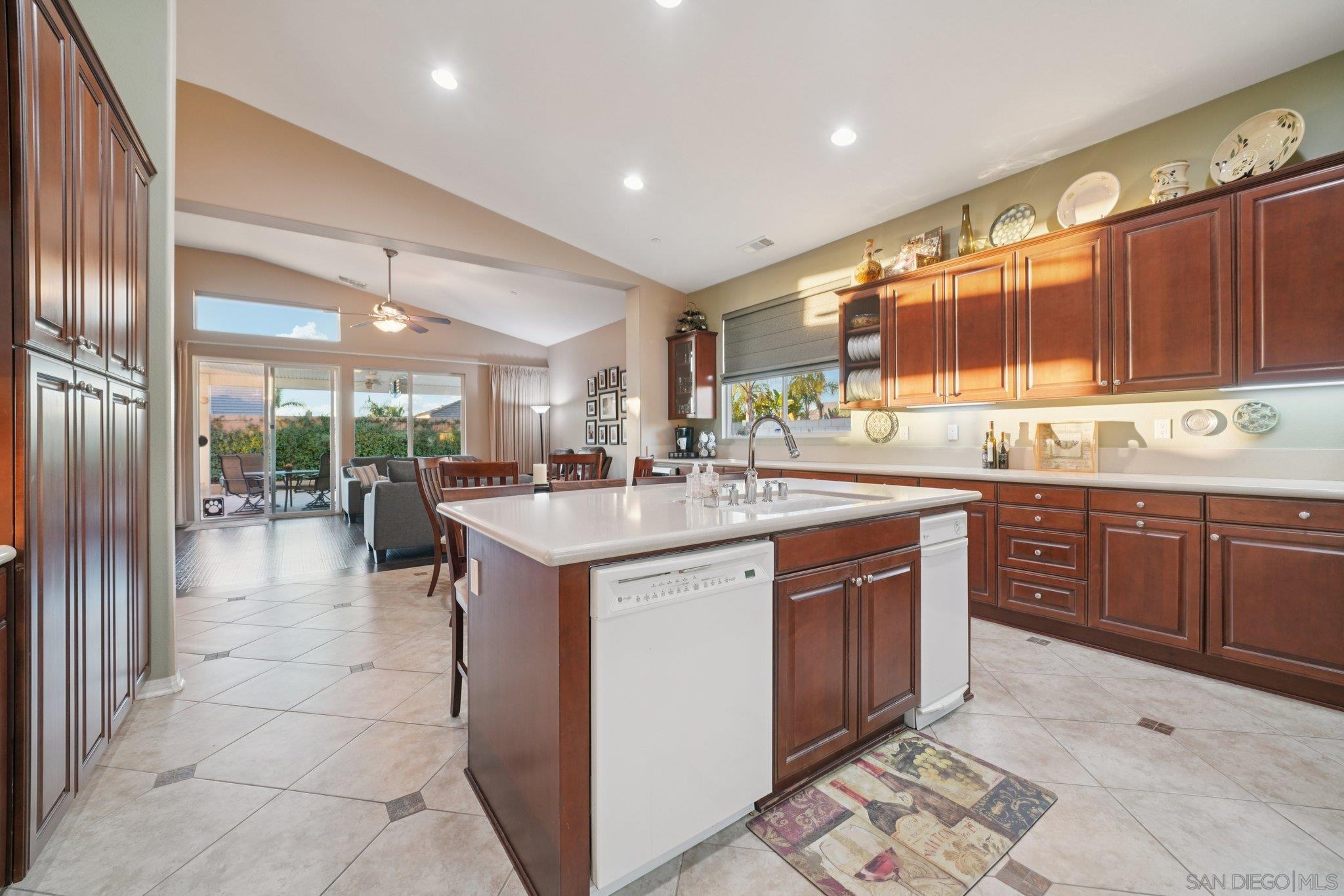 Detail Gallery Image 13 of 43 For 9471  Estrella Hills St, Riverside,  CA 92508 - 4 Beds | 3 Baths