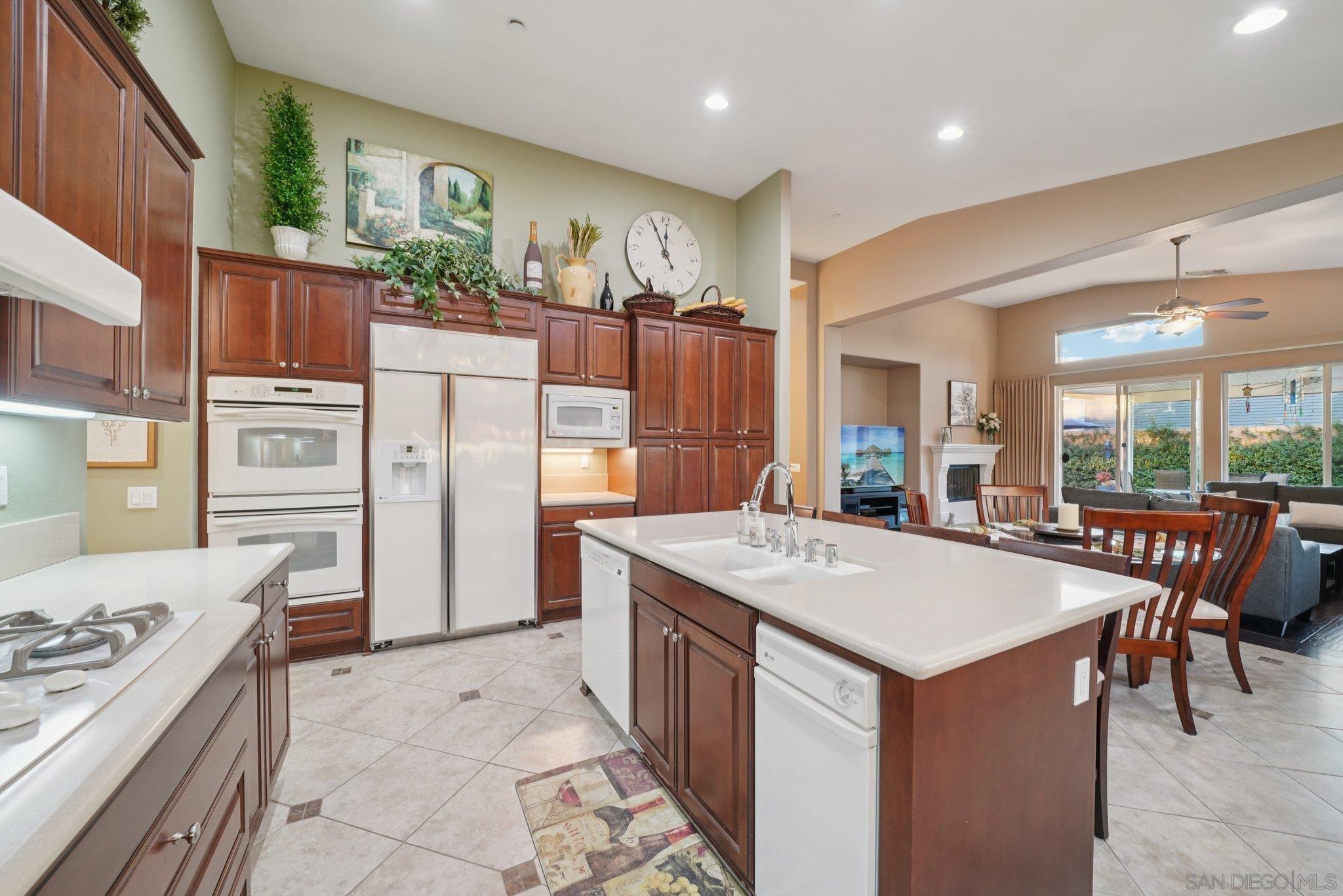 Detail Gallery Image 14 of 43 For 9471  Estrella Hills St, Riverside,  CA 92508 - 4 Beds | 3 Baths