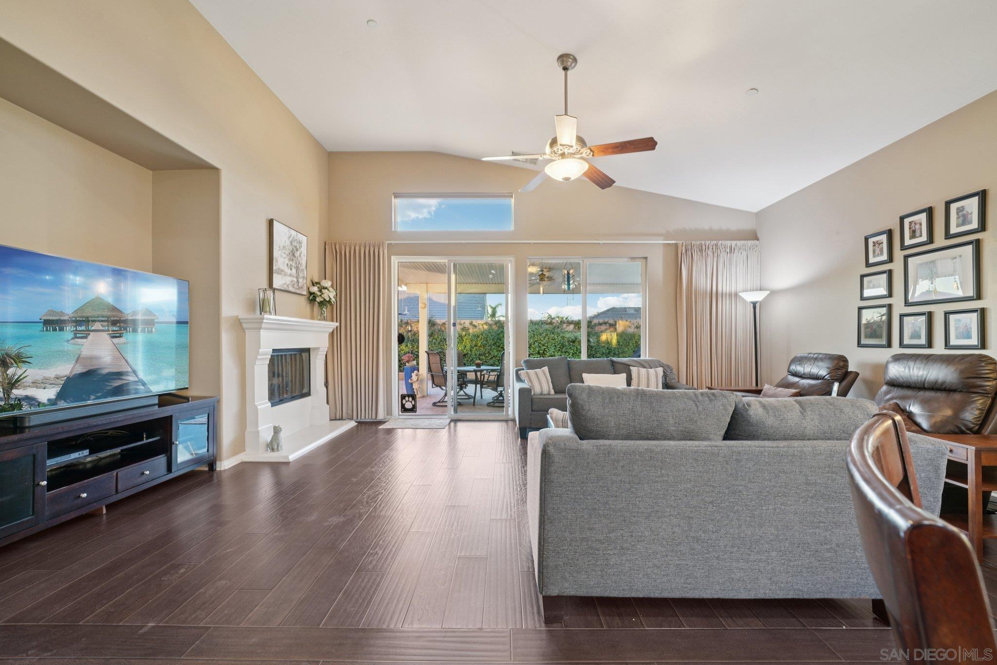 Detail Gallery Image 4 of 43 For 9471  Estrella Hills St, Riverside,  CA 92508 - 4 Beds | 3 Baths