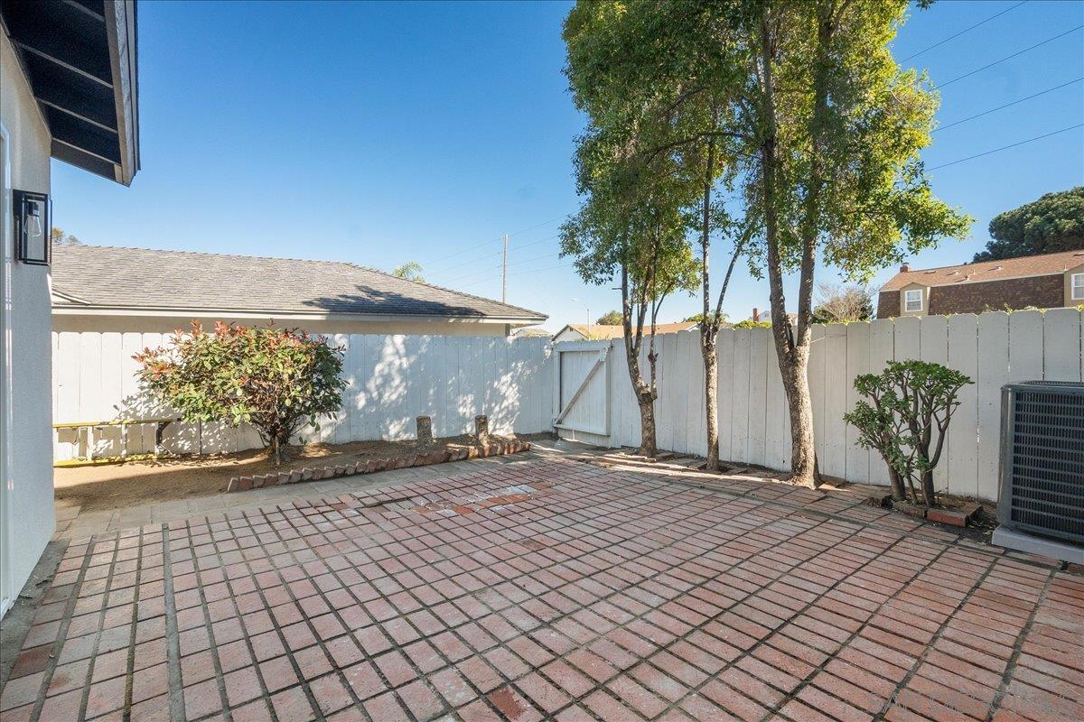 Detail Gallery Image 12 of 24 For 1408  Oleander Ave, Chula Vista,  CA 91911 - 5 Beds | 2/1 Baths