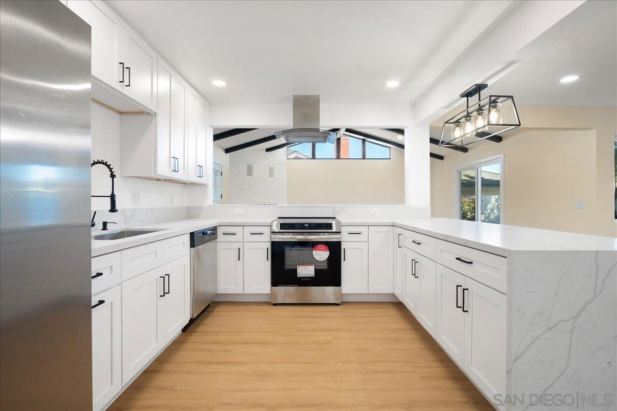 Detail Gallery Image 15 of 24 For 1408  Oleander Ave, Chula Vista,  CA 91911 - 5 Beds | 2/1 Baths