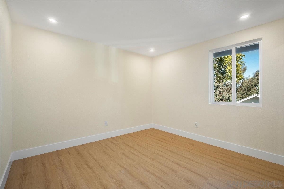 Detail Gallery Image 4 of 24 For 1408  Oleander Ave, Chula Vista,  CA 91911 - 5 Beds | 2/1 Baths