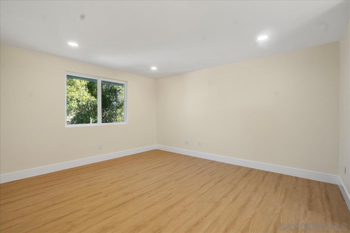 Detail Gallery Image 8 of 24 For 1408  Oleander Ave, Chula Vista,  CA 91911 - 5 Beds | 2/1 Baths