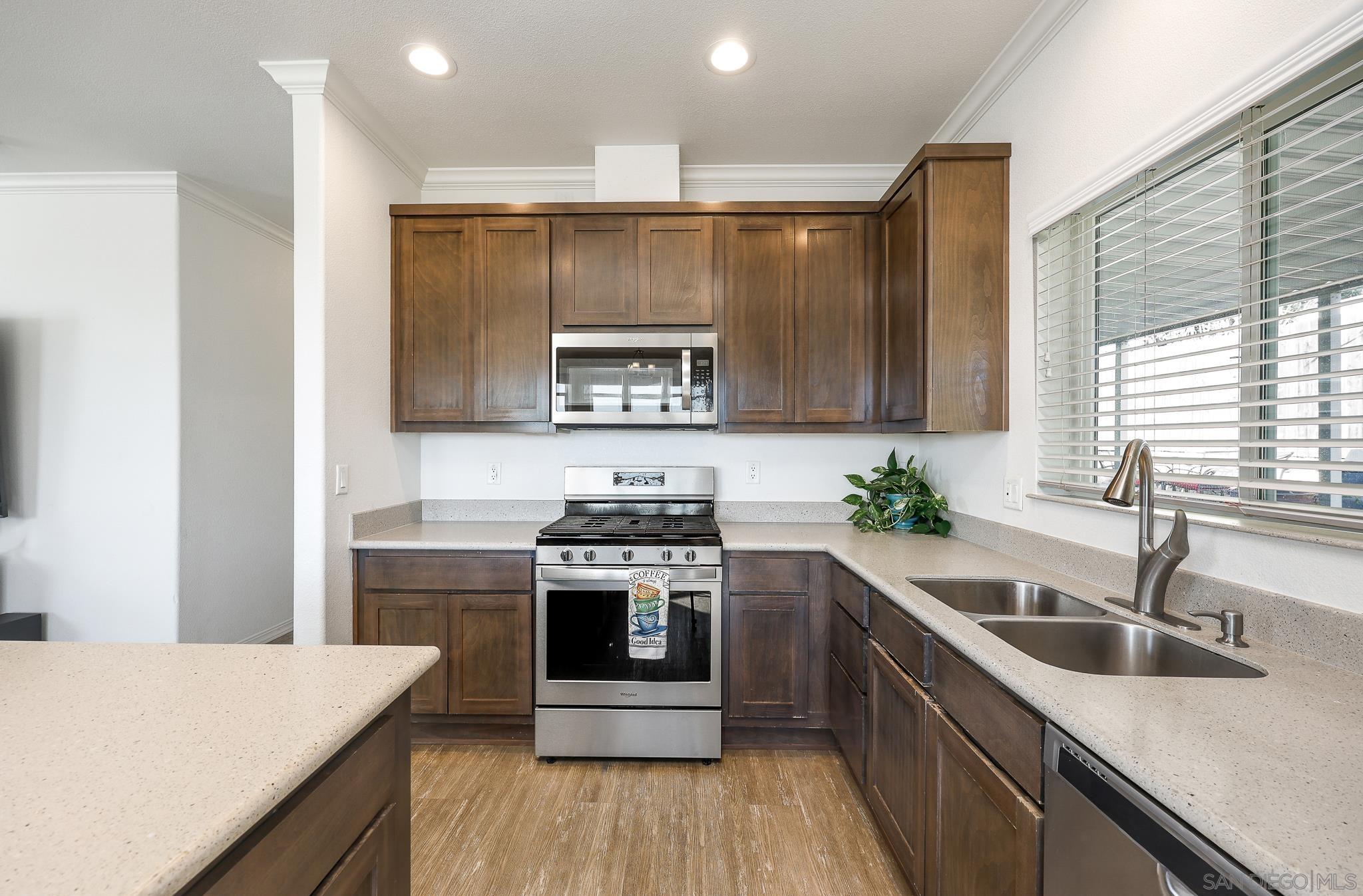 Detail Gallery Image 15 of 37 For 250  La Cresta Heights Rd  #SPC 12,  El Cajon,  CA 92021 - 3 Beds | 2 Baths