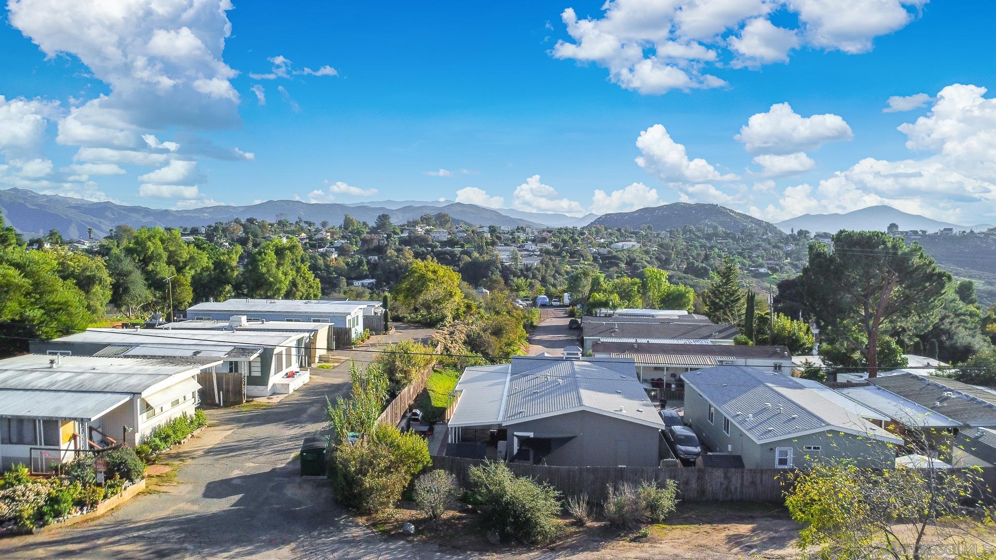 Detail Gallery Image 5 of 37 For 250  La Cresta Heights Rd  #SPC 12,  El Cajon,  CA 92021 - 3 Beds | 2 Baths