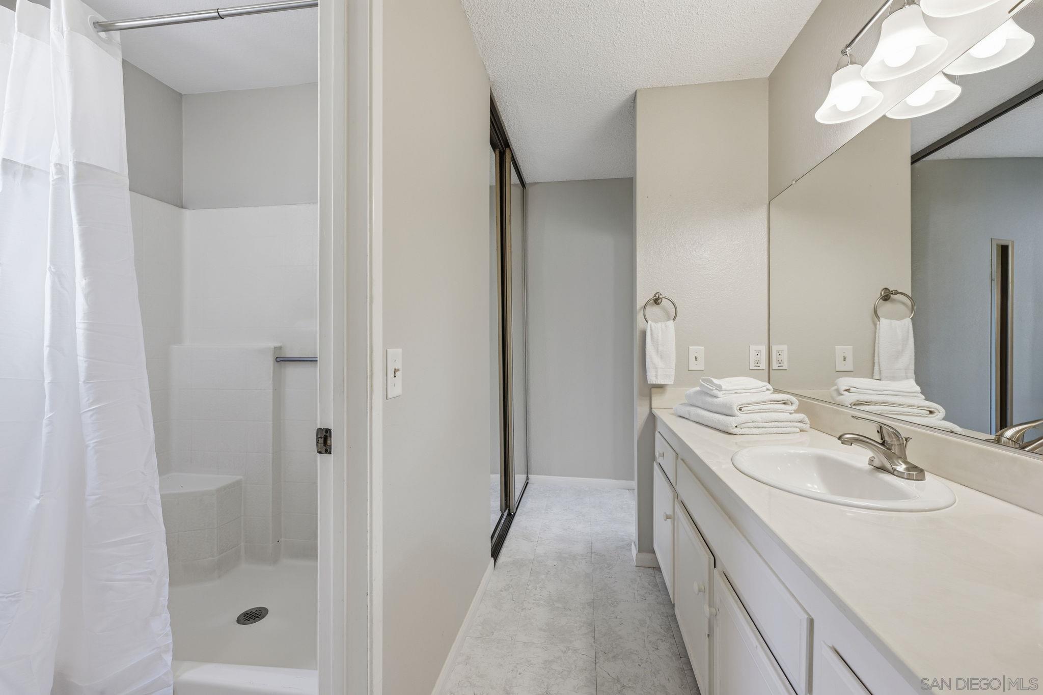 Detail Gallery Image 21 of 34 For 2591  Regent Rd, Carlsbad,  CA 92010 - 3 Beds | 2/1 Baths