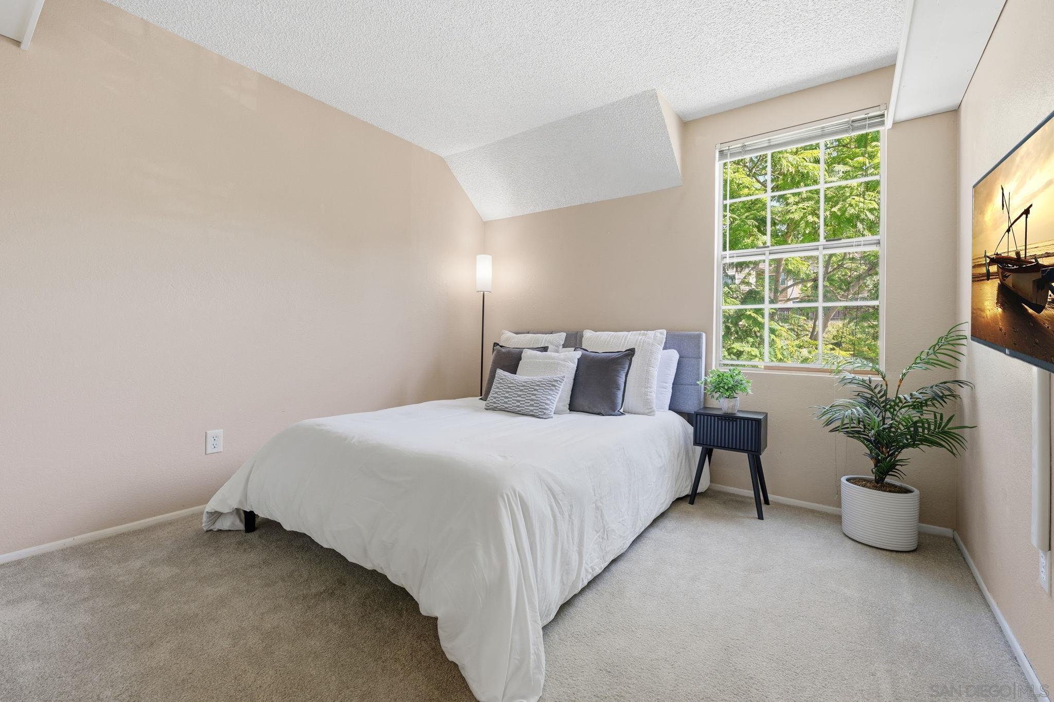 Detail Gallery Image 22 of 34 For 2591  Regent Rd, Carlsbad,  CA 92010 - 3 Beds | 2/1 Baths