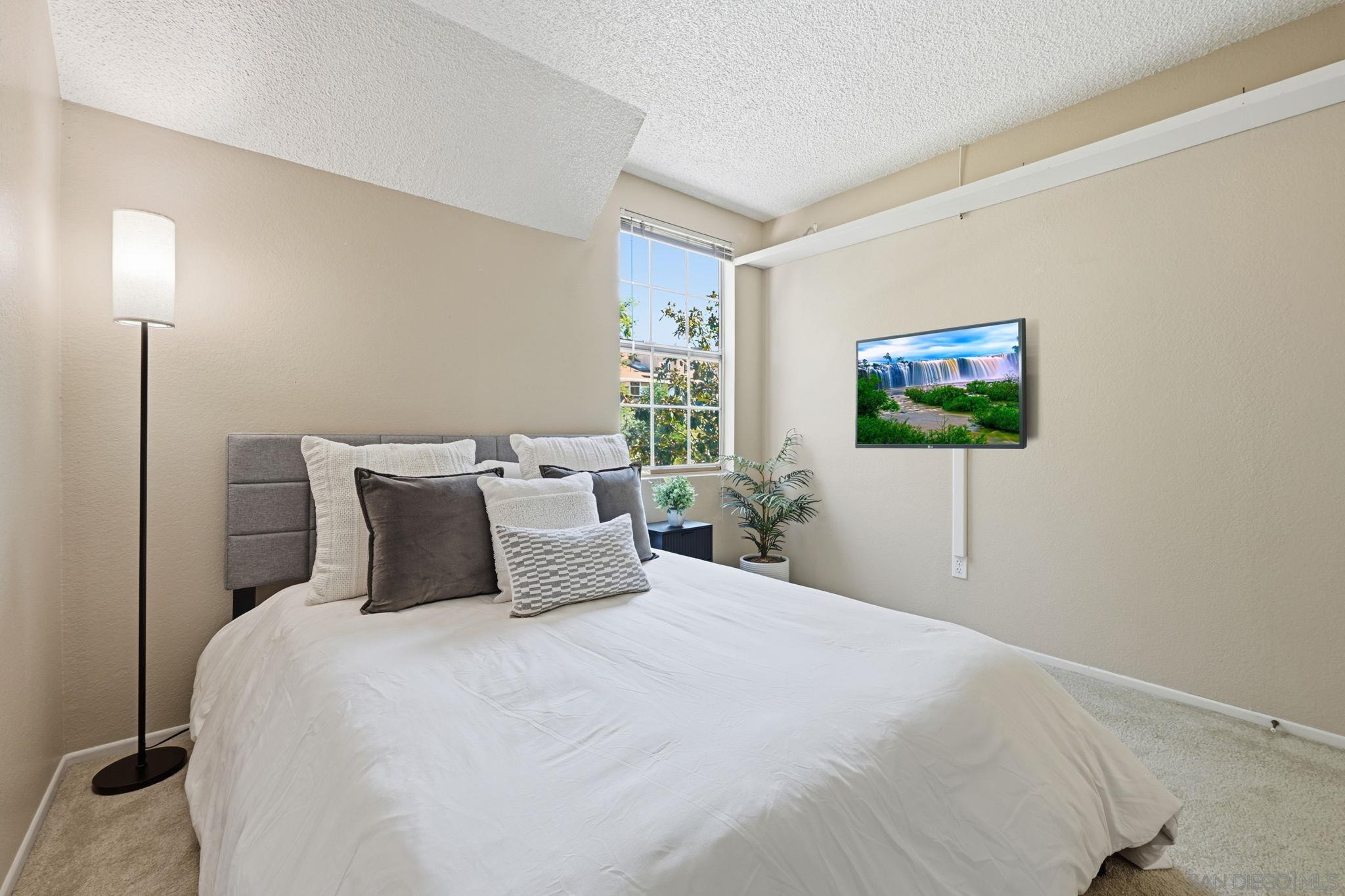 Detail Gallery Image 23 of 34 For 2591  Regent Rd, Carlsbad,  CA 92010 - 3 Beds | 2/1 Baths