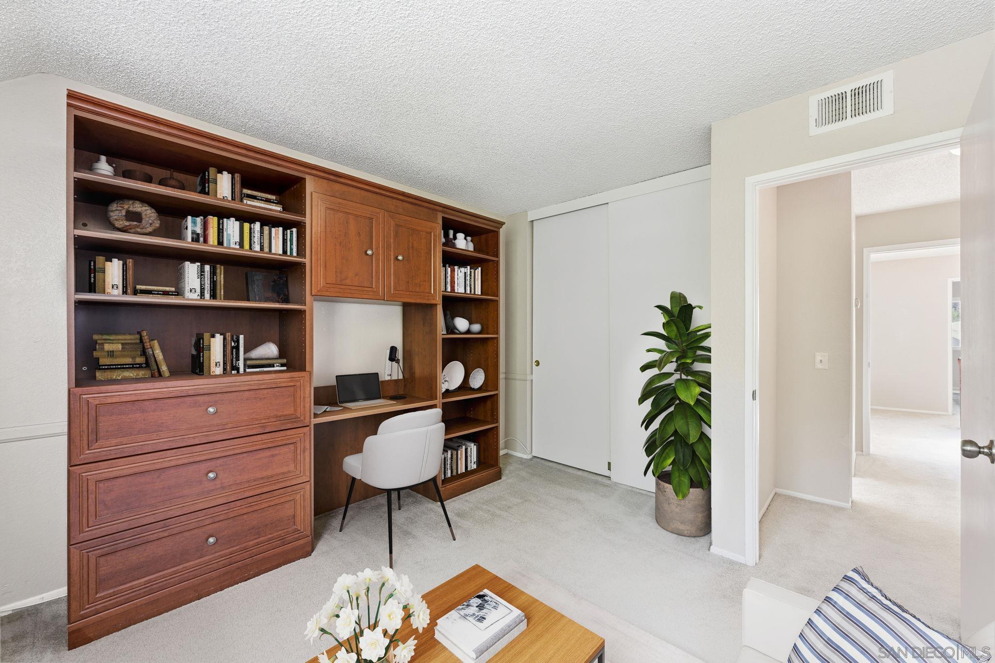 Detail Gallery Image 26 of 34 For 2591  Regent Rd, Carlsbad,  CA 92010 - 3 Beds | 2/1 Baths