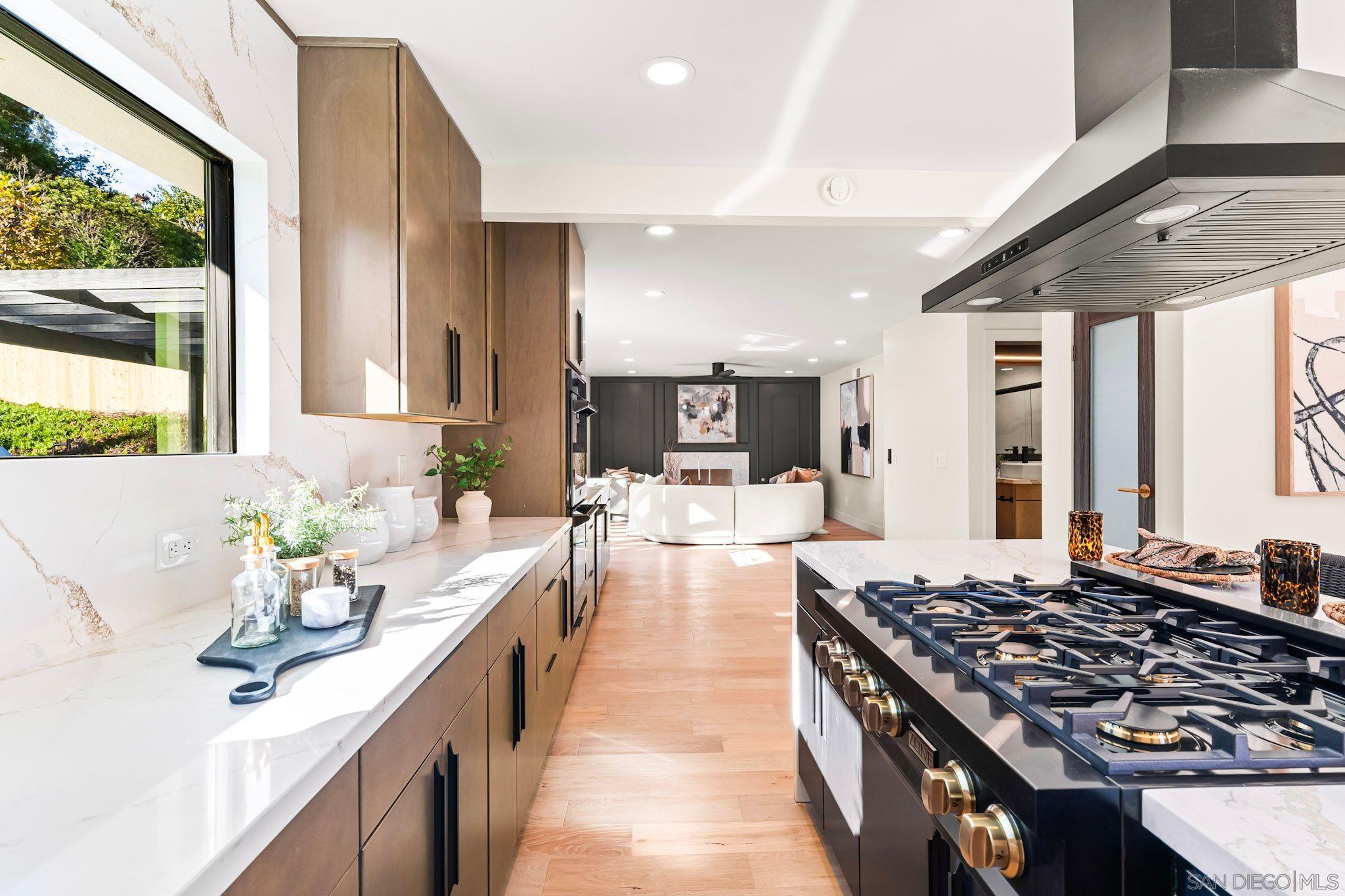 Detail Gallery Image 12 of 31 For 13334  Barbados Way, Del Mar,  CA 92014 - 4 Beds | 3 Baths