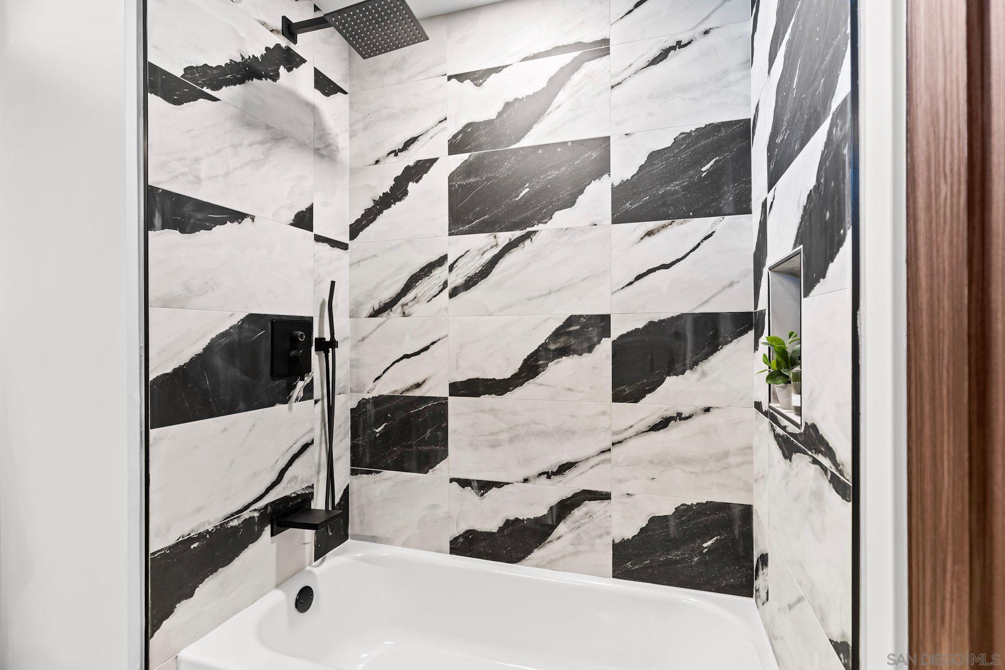 Detail Gallery Image 20 of 31 For 13334  Barbados Way, Del Mar,  CA 92014 - 4 Beds | 3 Baths