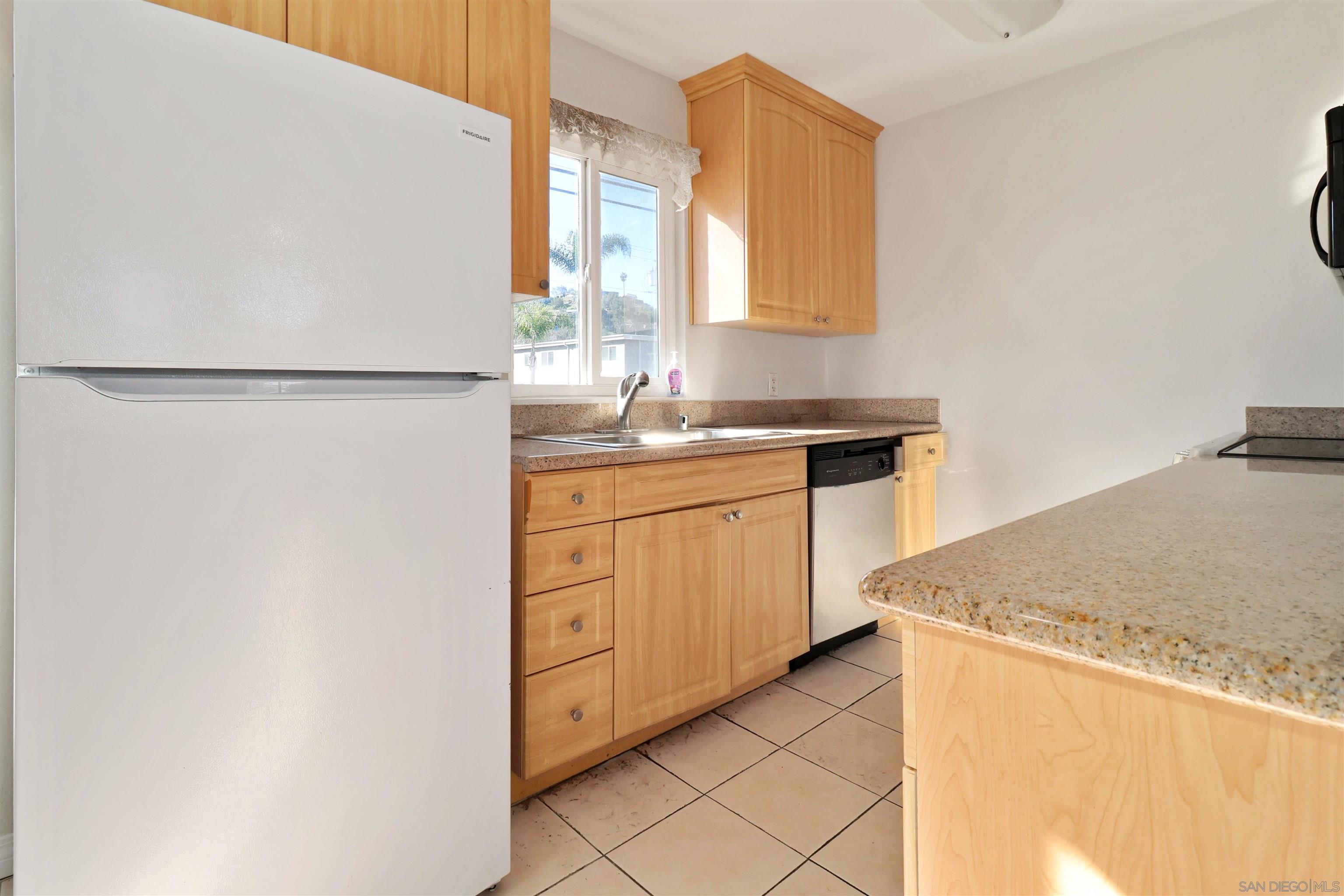 Detail Gallery Image 10 of 30 For 1160 E Washington Ave  #3,  El Cajon,  CA 92019 - 2 Beds | 2 Baths