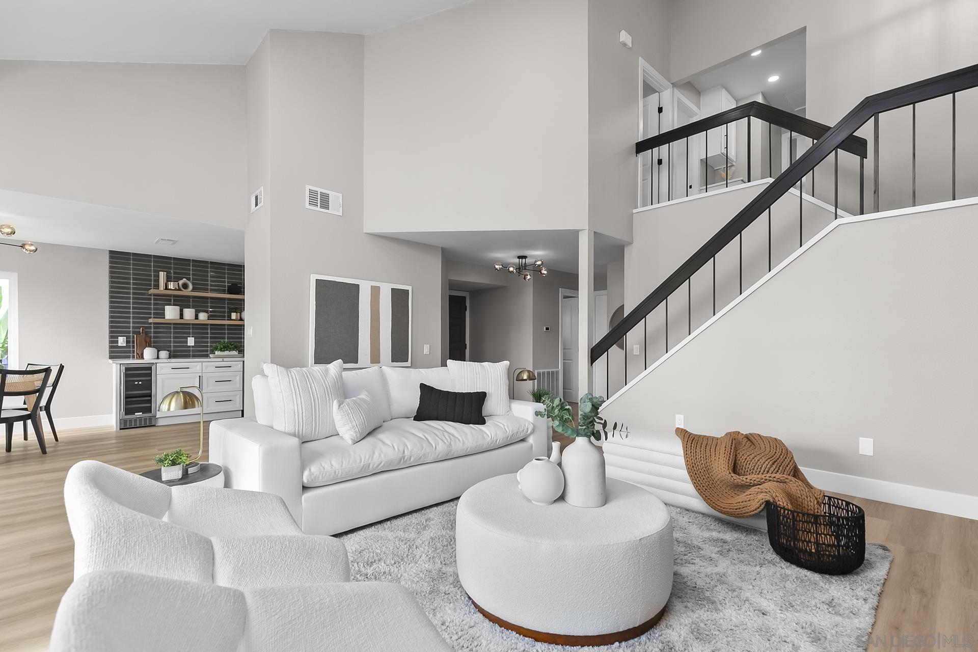 Detail Gallery Image 6 of 45 For 3226  Old Heather Road, San Diego,  CA 92111 - 3 Beds | 2/1 Baths