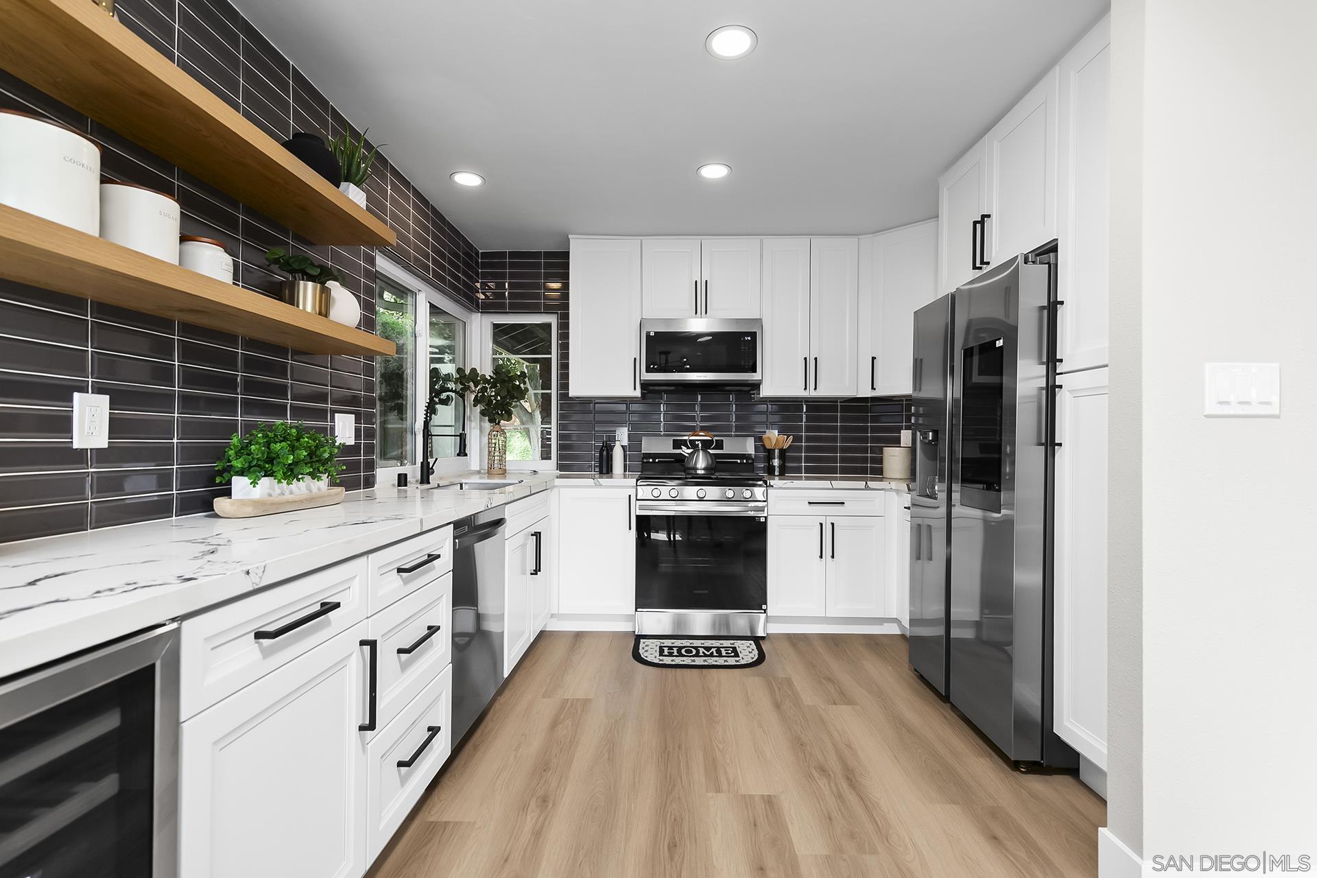 Detail Gallery Image 19 of 45 For 3226  Old Heather Road, San Diego,  CA 92111 - 3 Beds | 2/1 Baths