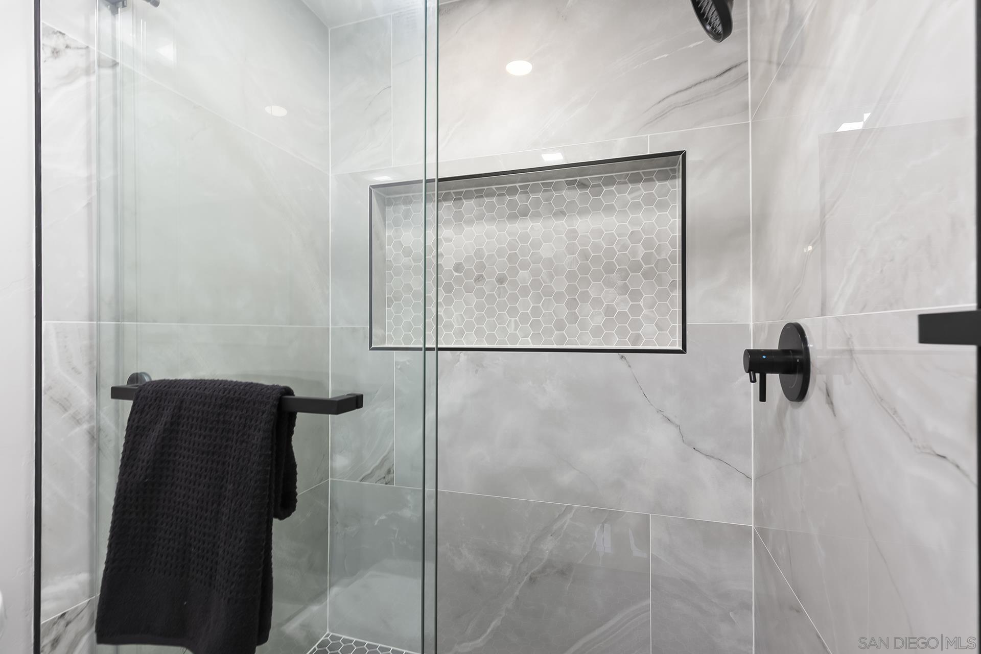 Detail Gallery Image 33 of 45 For 3226  Old Heather Road, San Diego,  CA 92111 - 3 Beds | 2/1 Baths