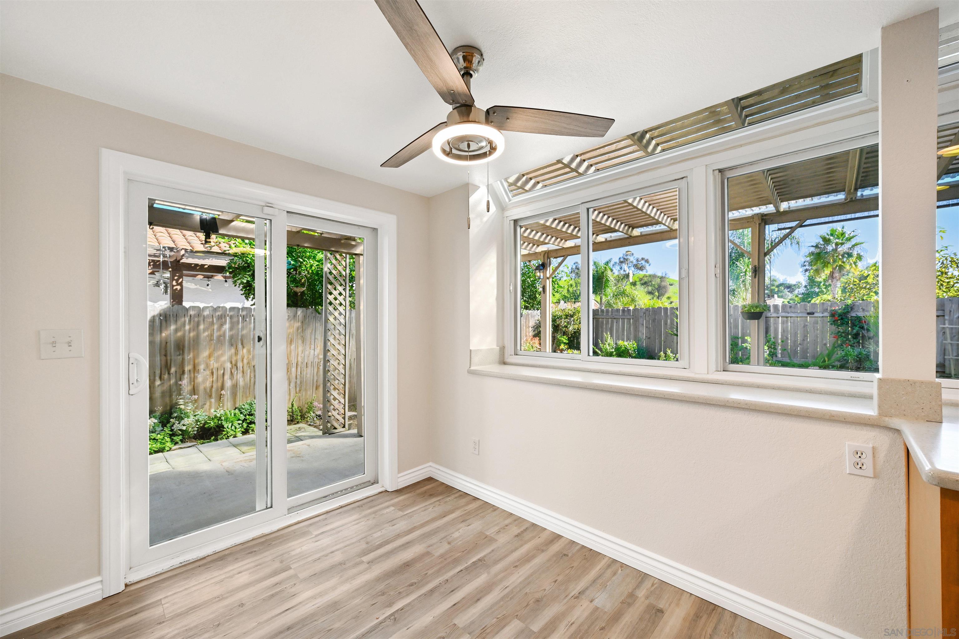 Detail Gallery Image 11 of 26 For 1749  via Allena, Oceanside,  CA 92056 - 4 Beds | 3 Baths