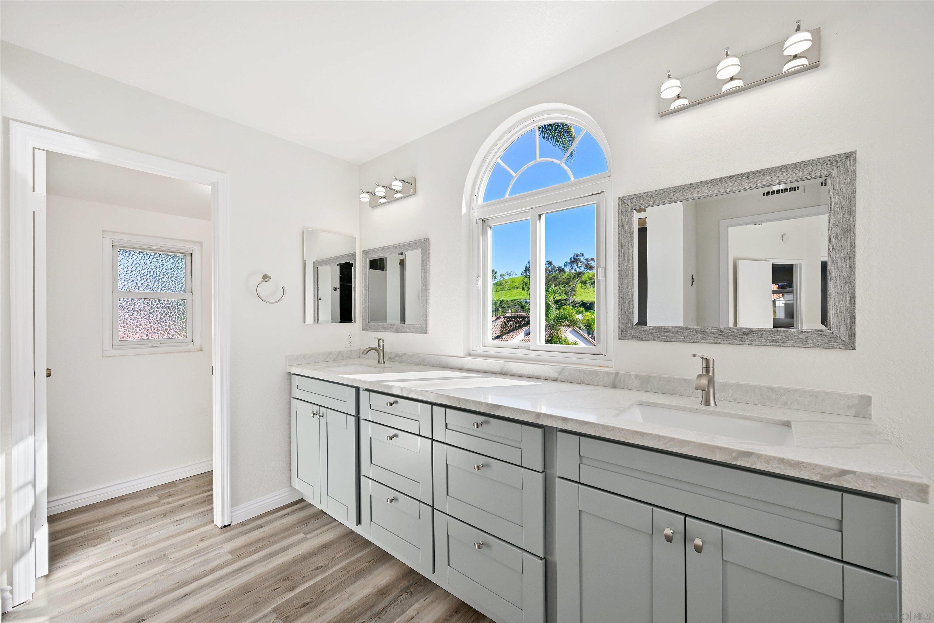 Detail Gallery Image 14 of 26 For 1749  via Allena, Oceanside,  CA 92056 - 4 Beds | 3 Baths