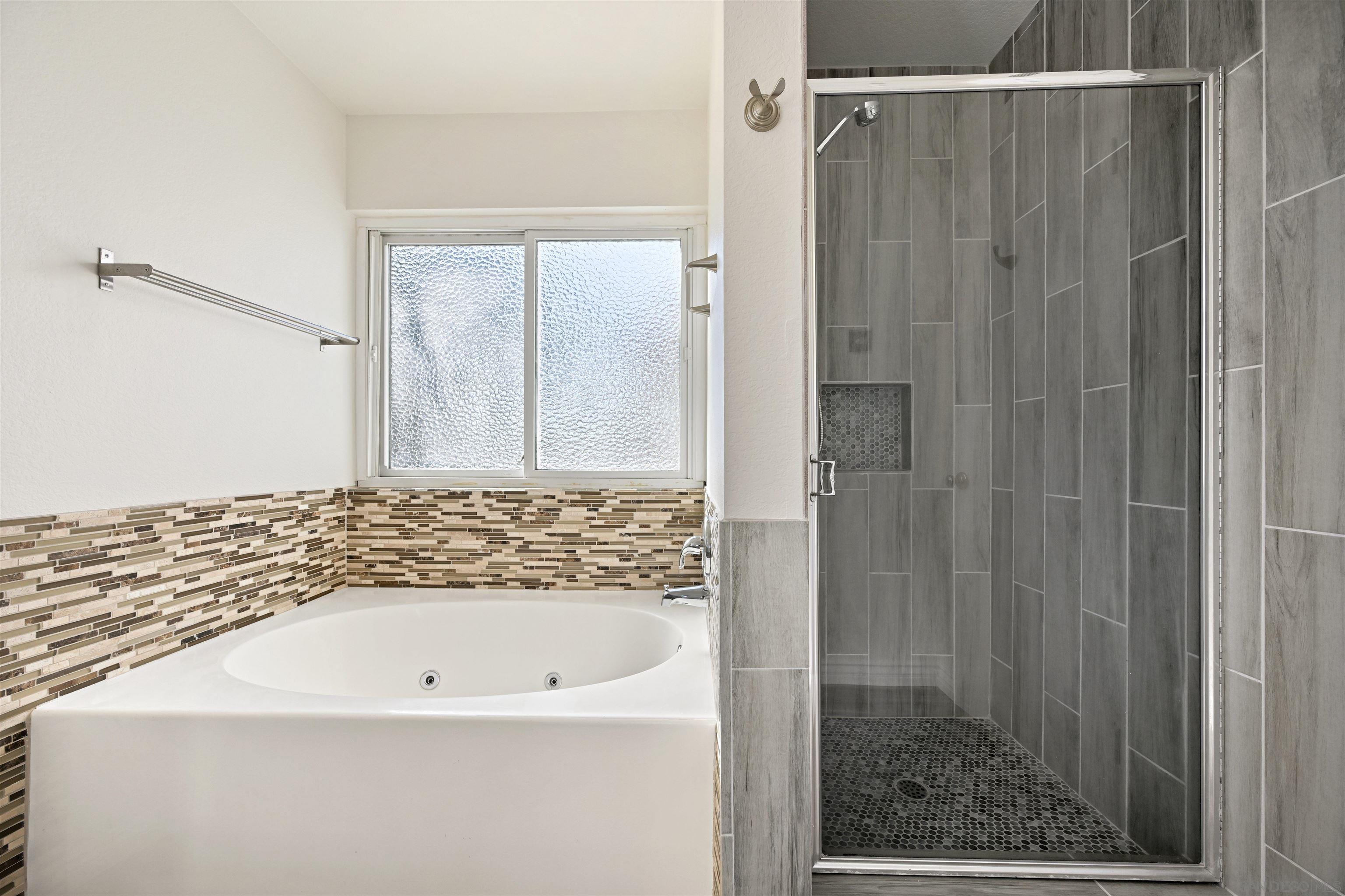 Detail Gallery Image 15 of 26 For 1749  via Allena, Oceanside,  CA 92056 - 4 Beds | 3 Baths