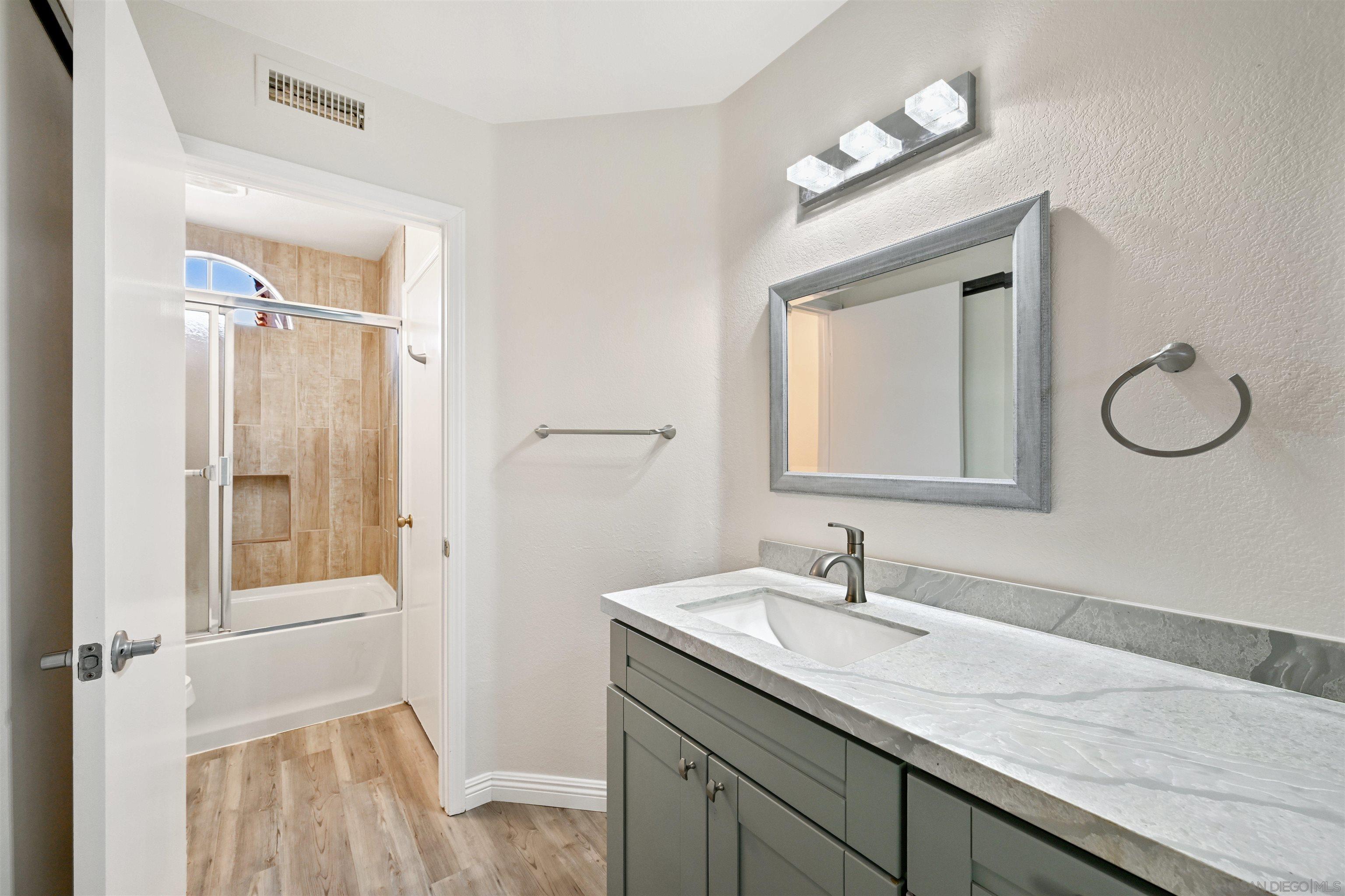 Detail Gallery Image 19 of 26 For 1749  via Allena, Oceanside,  CA 92056 - 4 Beds | 3 Baths