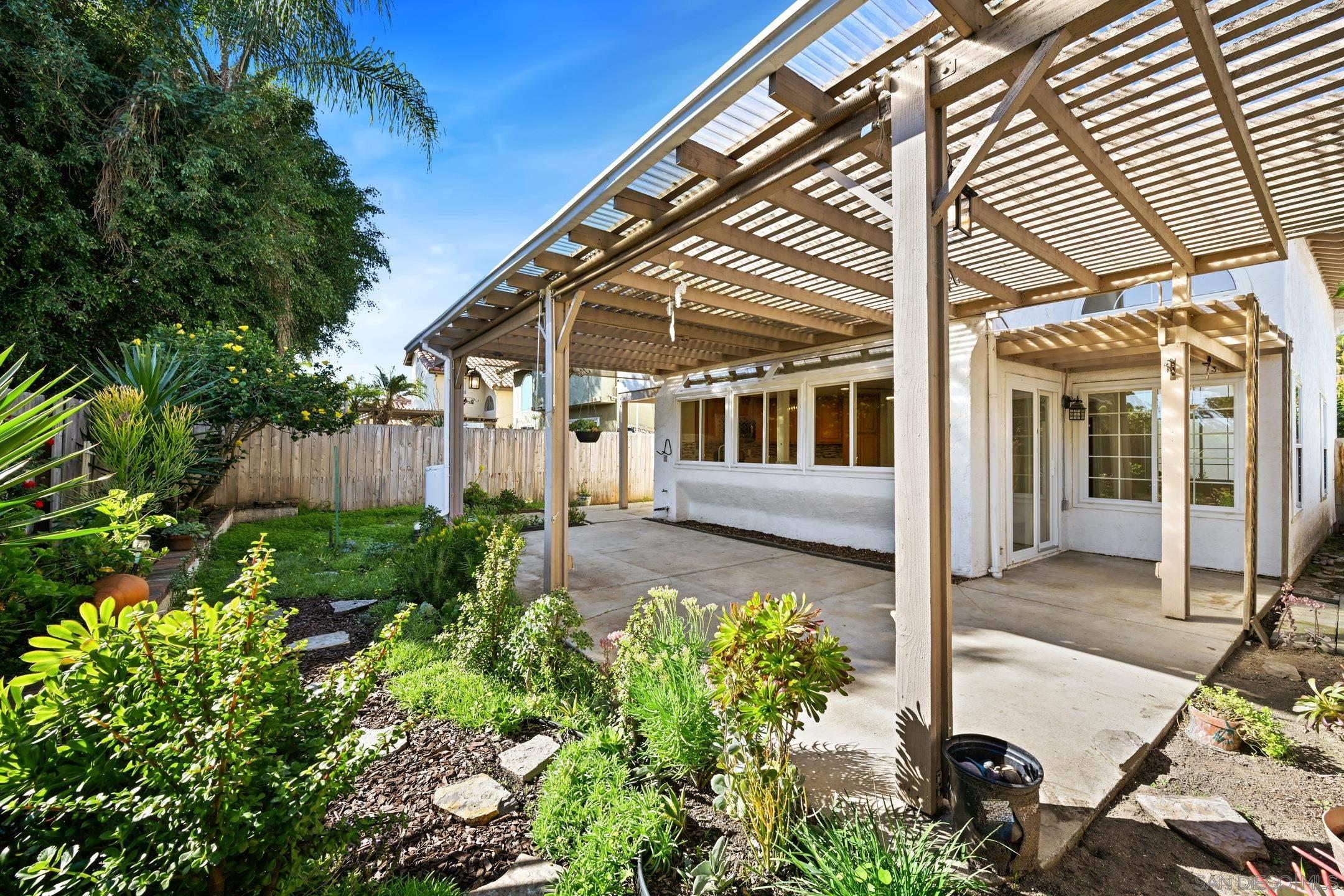 Detail Gallery Image 23 of 26 For 1749  via Allena, Oceanside,  CA 92056 - 4 Beds | 3 Baths