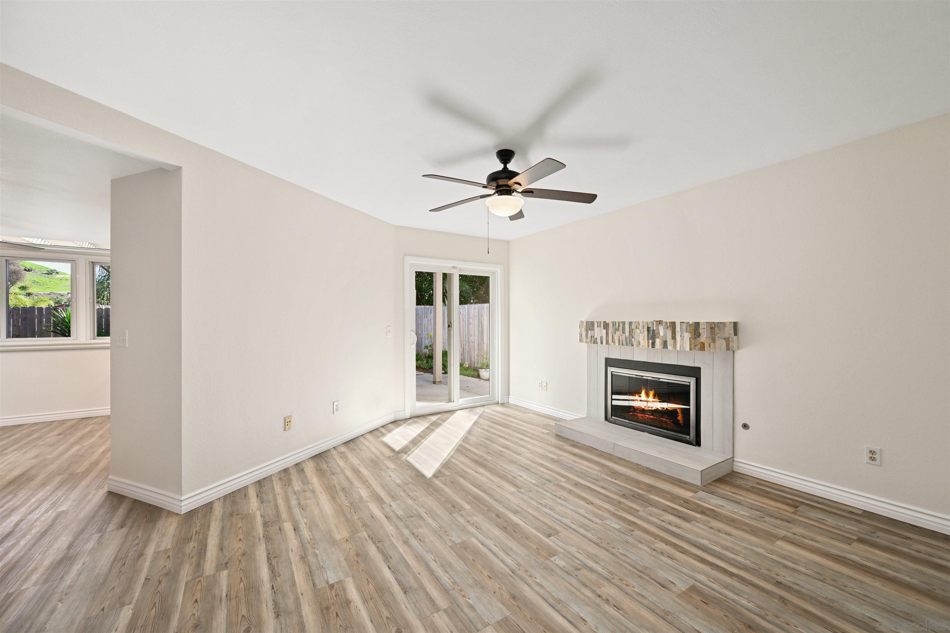 Detail Gallery Image 8 of 26 For 1749  via Allena, Oceanside,  CA 92056 - 4 Beds | 3 Baths