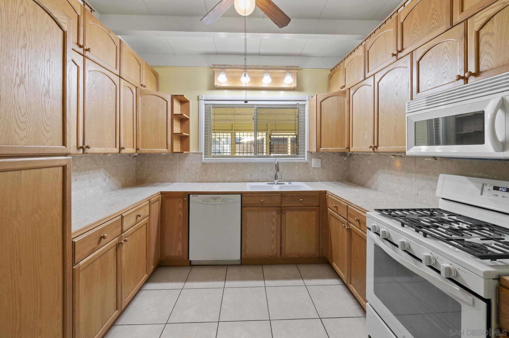 Detail Gallery Image 18 of 30 For 7514  Deville Dr, San Diego,  CA 92114 - 4 Beds | 2 Baths