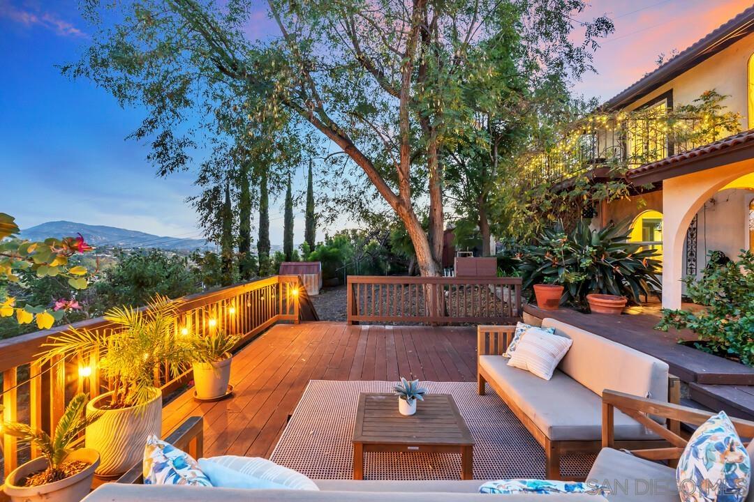 Detail Gallery Image 2 of 49 For 2460  Reill View Dr, Escondido,  CA 92025 - 5 Beds | 3 Baths