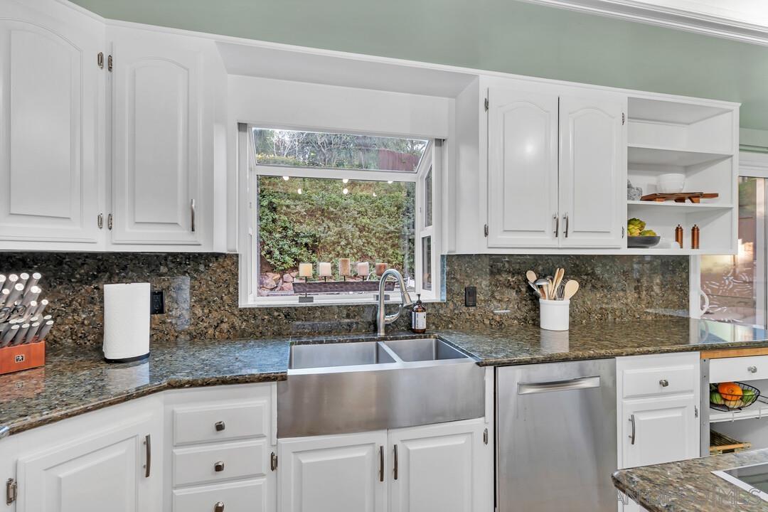 Detail Gallery Image 19 of 49 For 2460  Reill View Dr, Escondido,  CA 92025 - 5 Beds | 3 Baths