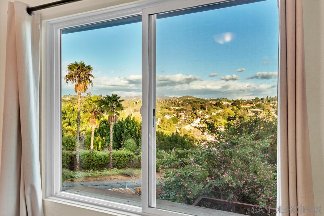 Detail Gallery Image 32 of 49 For 2460  Reill View Dr, Escondido,  CA 92025 - 5 Beds | 3 Baths