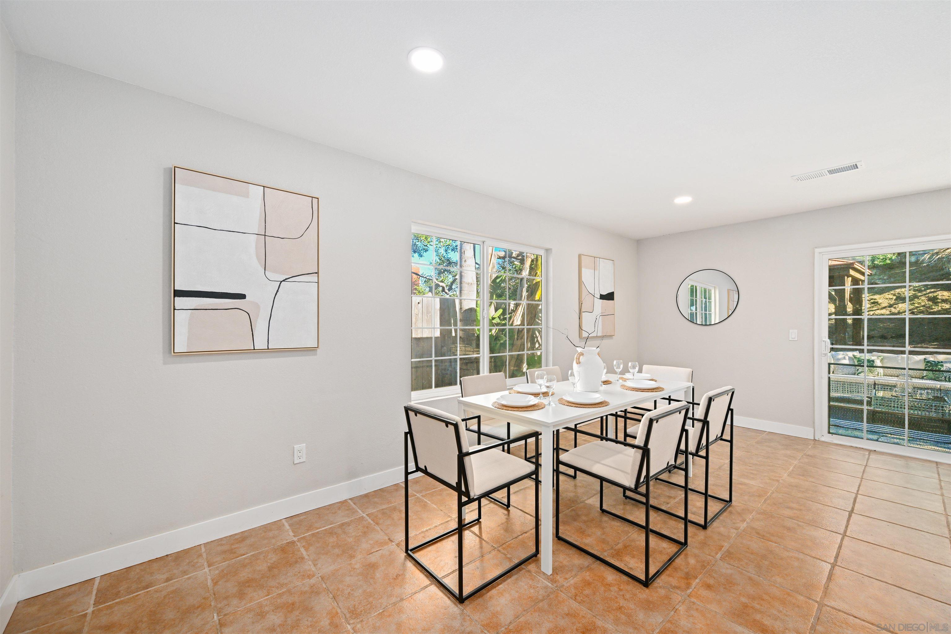 Detail Gallery Image 10 of 21 For 13133  Calle De Las Rosas, San Diego,  CA 92129 - 3 Beds | 2 Baths