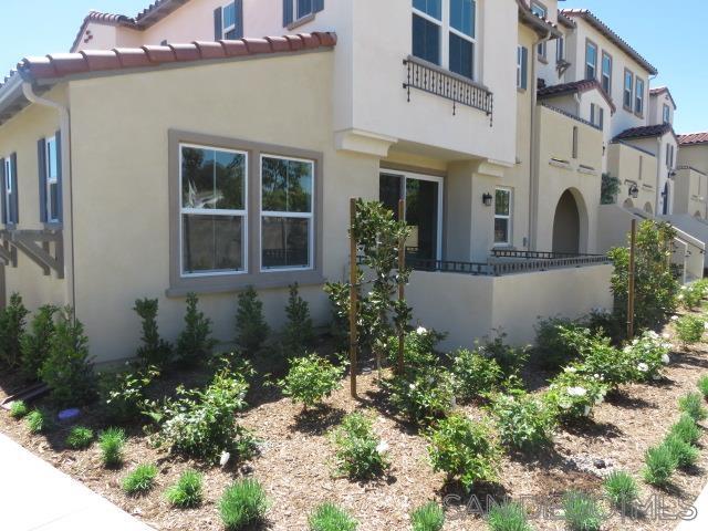 Detail Gallery Image 3 of 35 For 4382  Pacifica Way  5, Oceanside,  CA 92056 - 3 Beds | 3 Baths