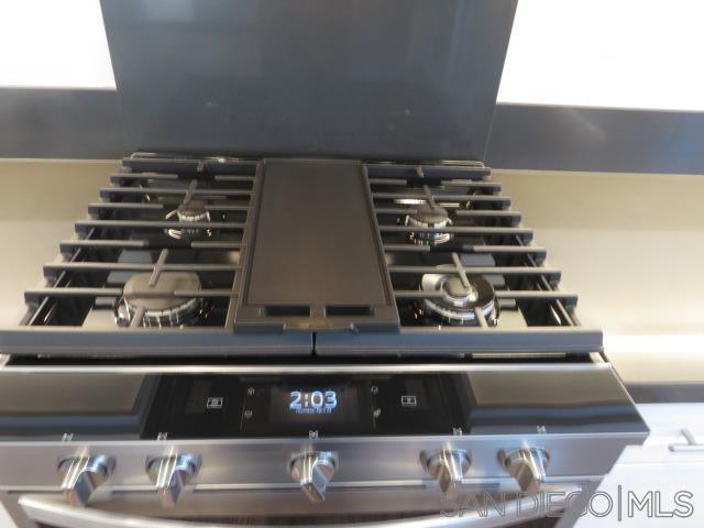 Detail Gallery Image 5 of 35 For 4382  Pacifica Way  5, Oceanside,  CA 92056 - 3 Beds | 3 Baths