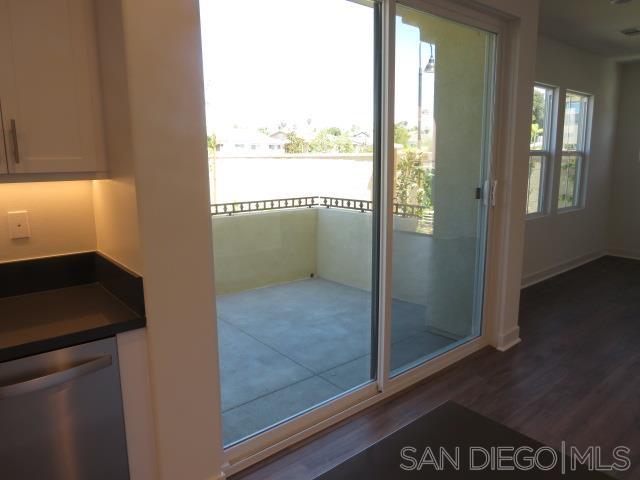 Detail Gallery Image 7 of 35 For 4382  Pacifica Way  5, Oceanside,  CA 92056 - 3 Beds | 3 Baths