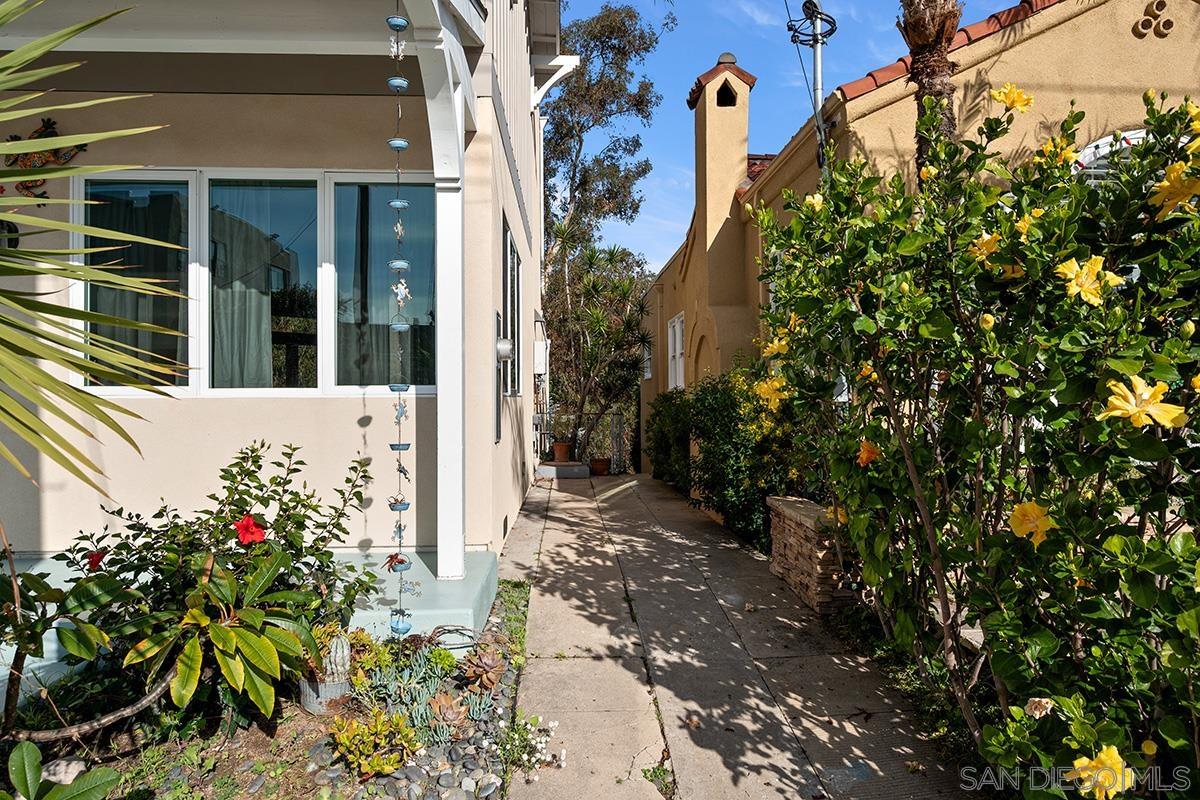 Detail Gallery Image 2 of 34 For 1106 W Brookes Ave, San Diego,  CA 92103 - 3 Beds | 2/1 Baths