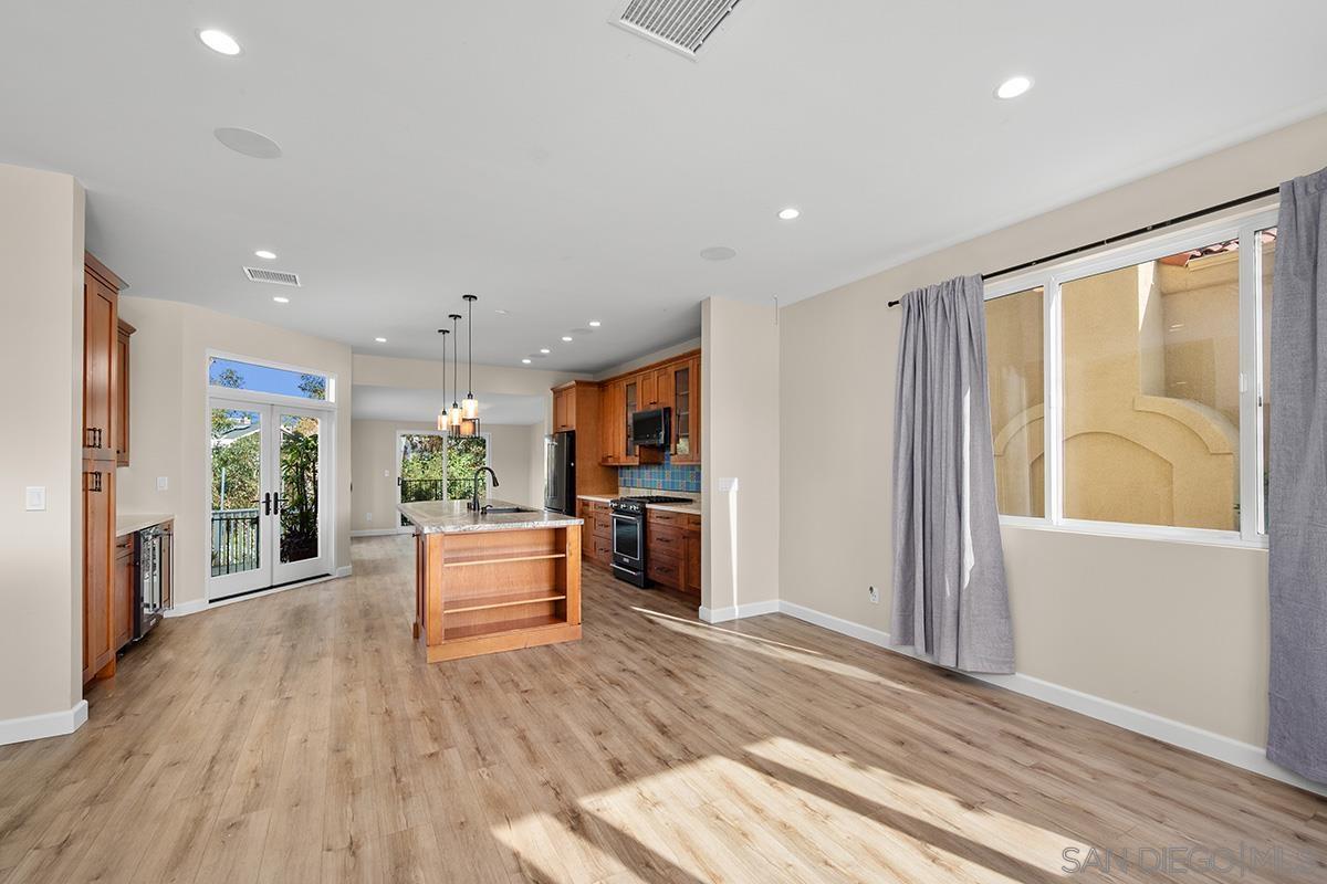 Detail Gallery Image 6 of 34 For 1106 W Brookes Ave, San Diego,  CA 92103 - 3 Beds | 2/1 Baths