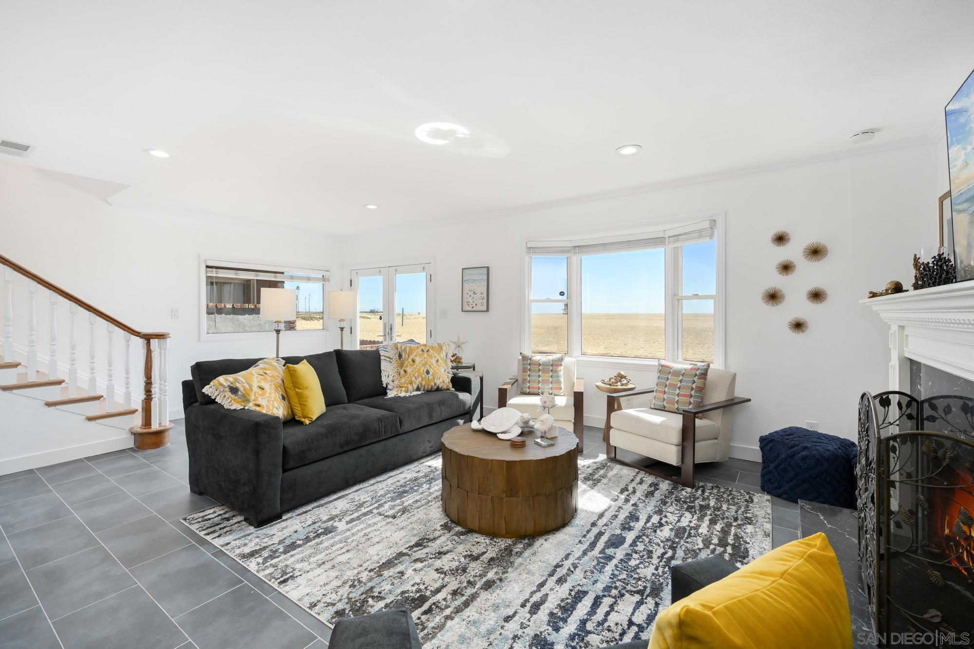 Detail Gallery Image 11 of 64 For 206 E Oceanfront, Newport Beach,  CA 92661 - 3 Beds | 2/1 Baths