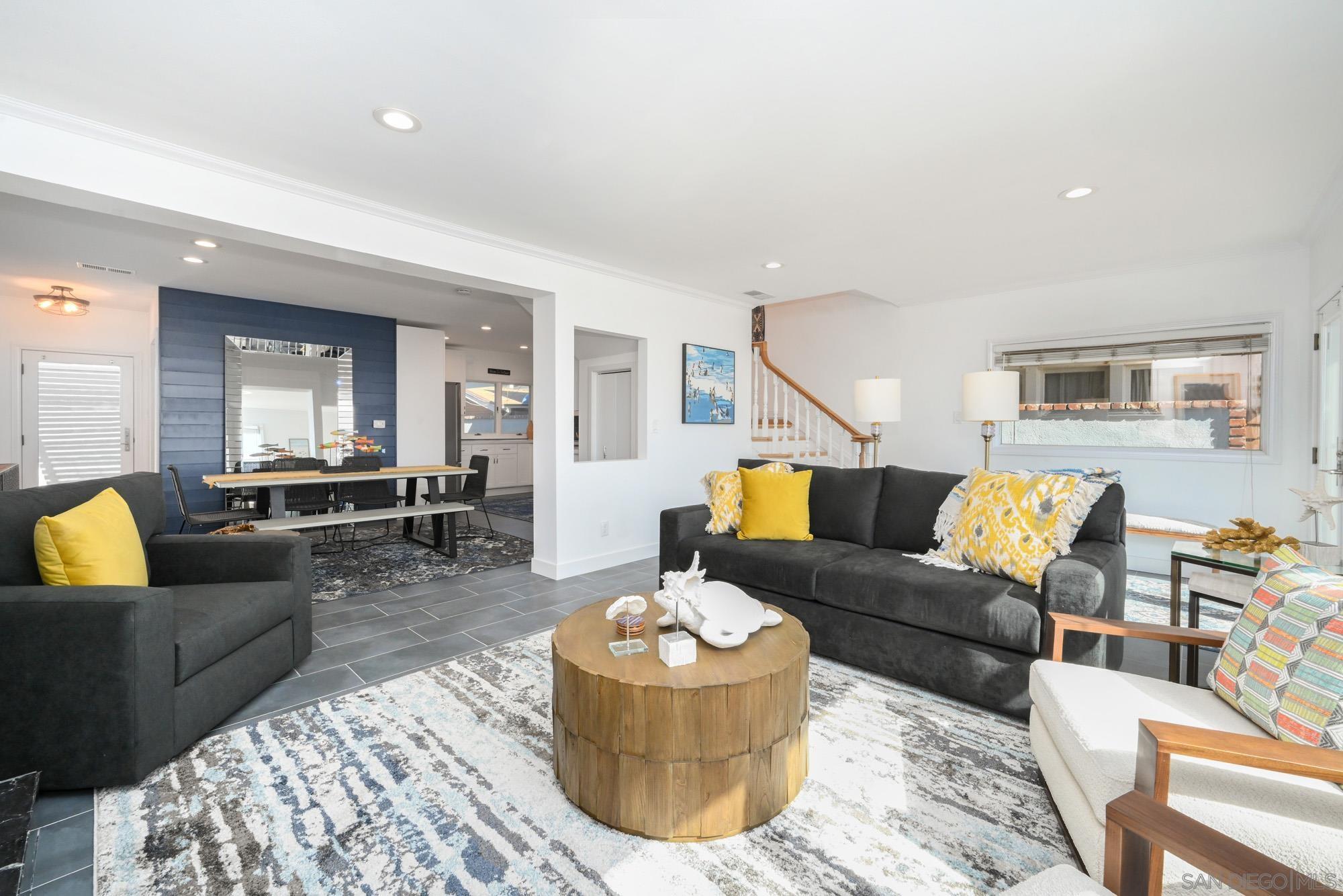 Detail Gallery Image 14 of 64 For 206 E Oceanfront, Newport Beach,  CA 92661 - 3 Beds | 2/1 Baths