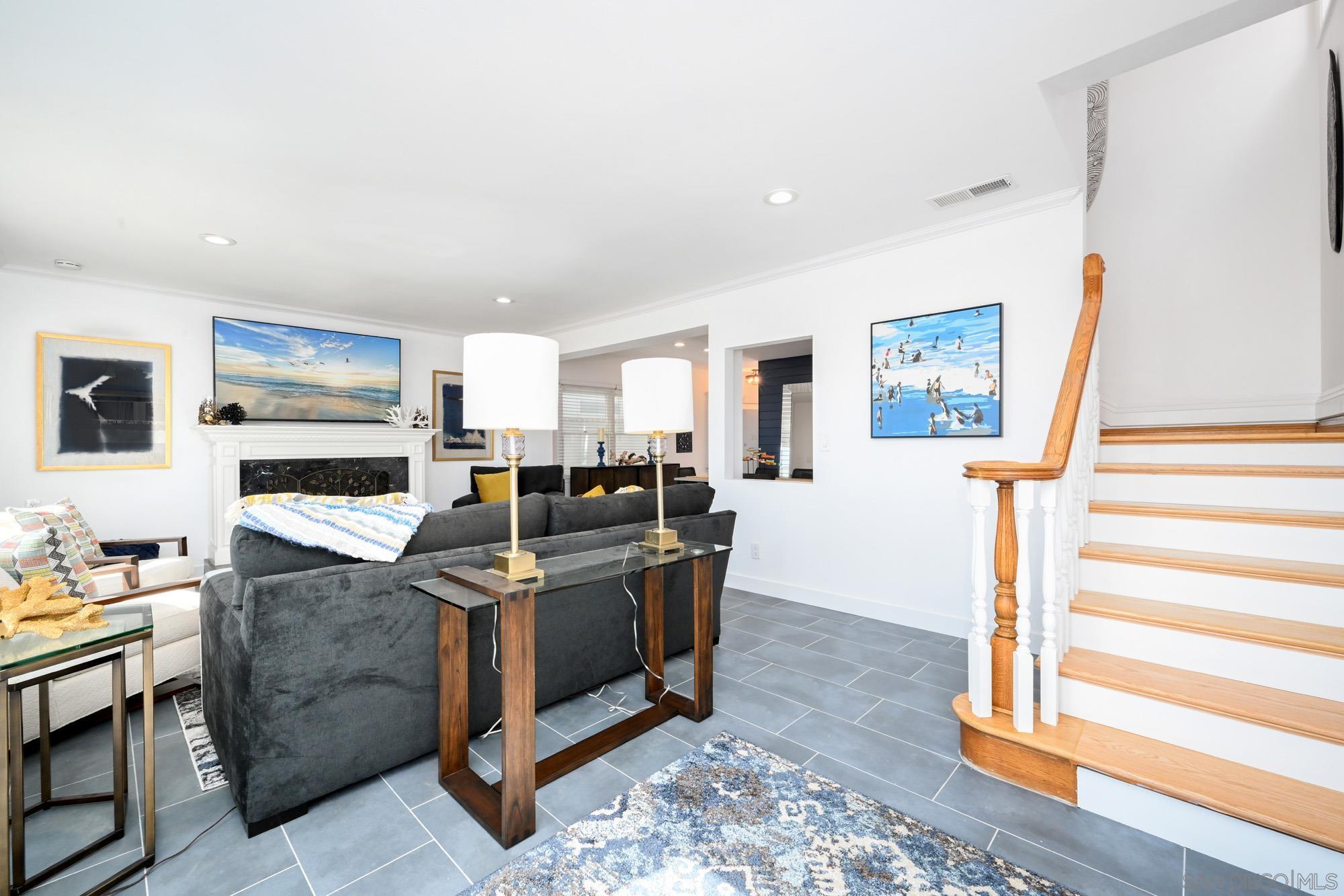 Detail Gallery Image 17 of 64 For 206 E Oceanfront, Newport Beach,  CA 92661 - 3 Beds | 2/1 Baths