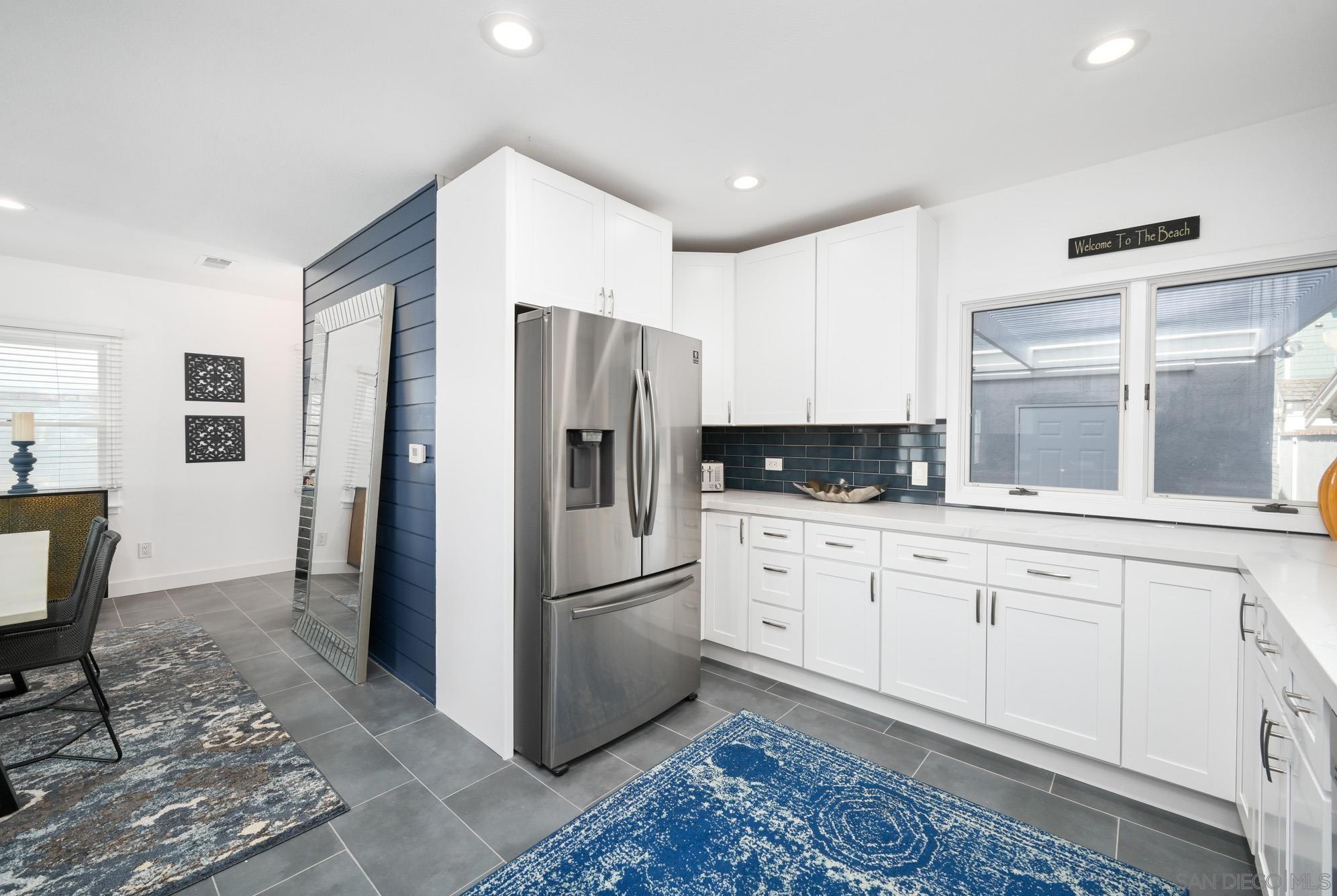 Detail Gallery Image 19 of 64 For 206 E Oceanfront, Newport Beach,  CA 92661 - 3 Beds | 2/1 Baths