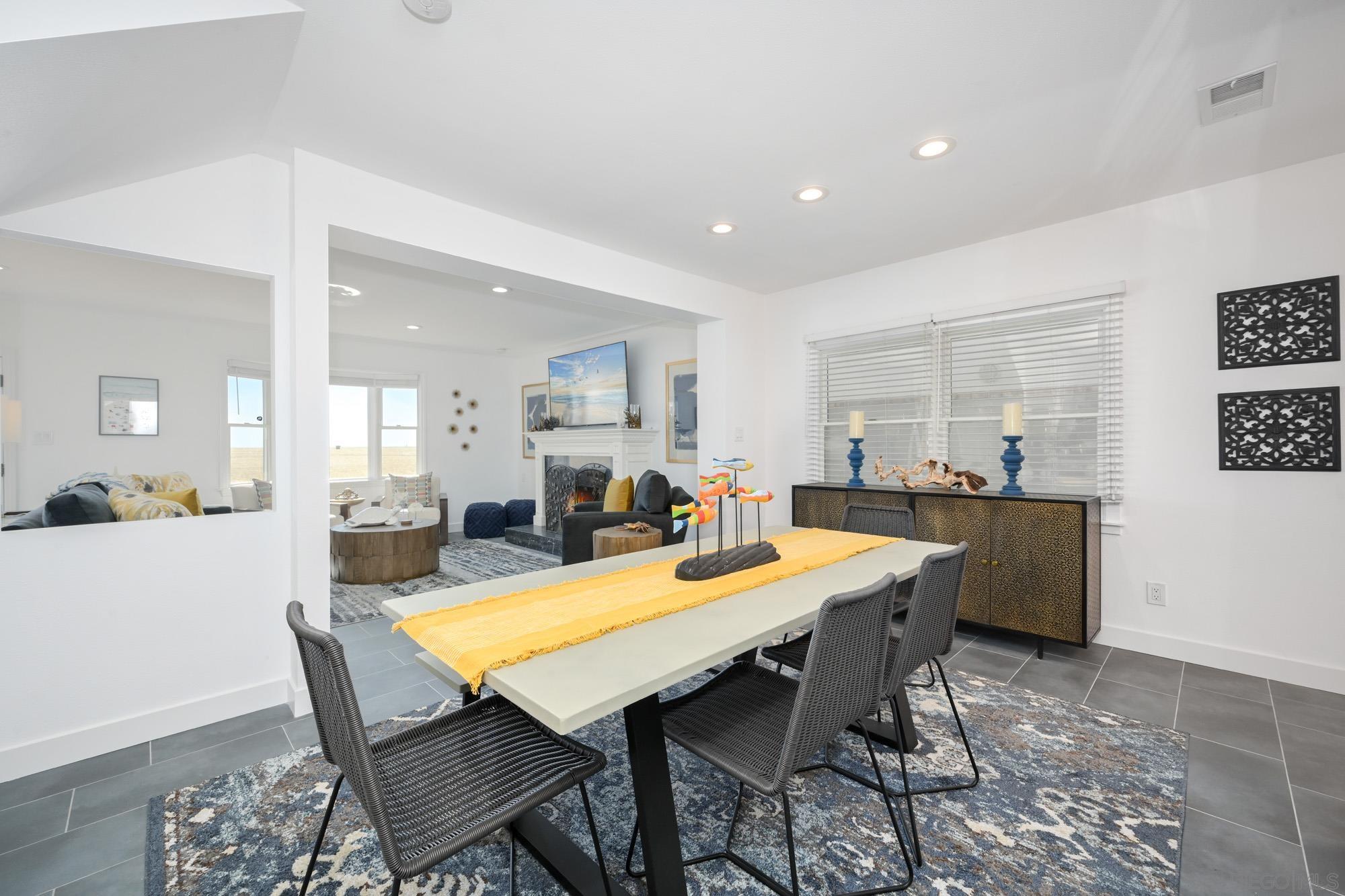 Detail Gallery Image 20 of 64 For 206 E Oceanfront, Newport Beach,  CA 92661 - 3 Beds | 2/1 Baths
