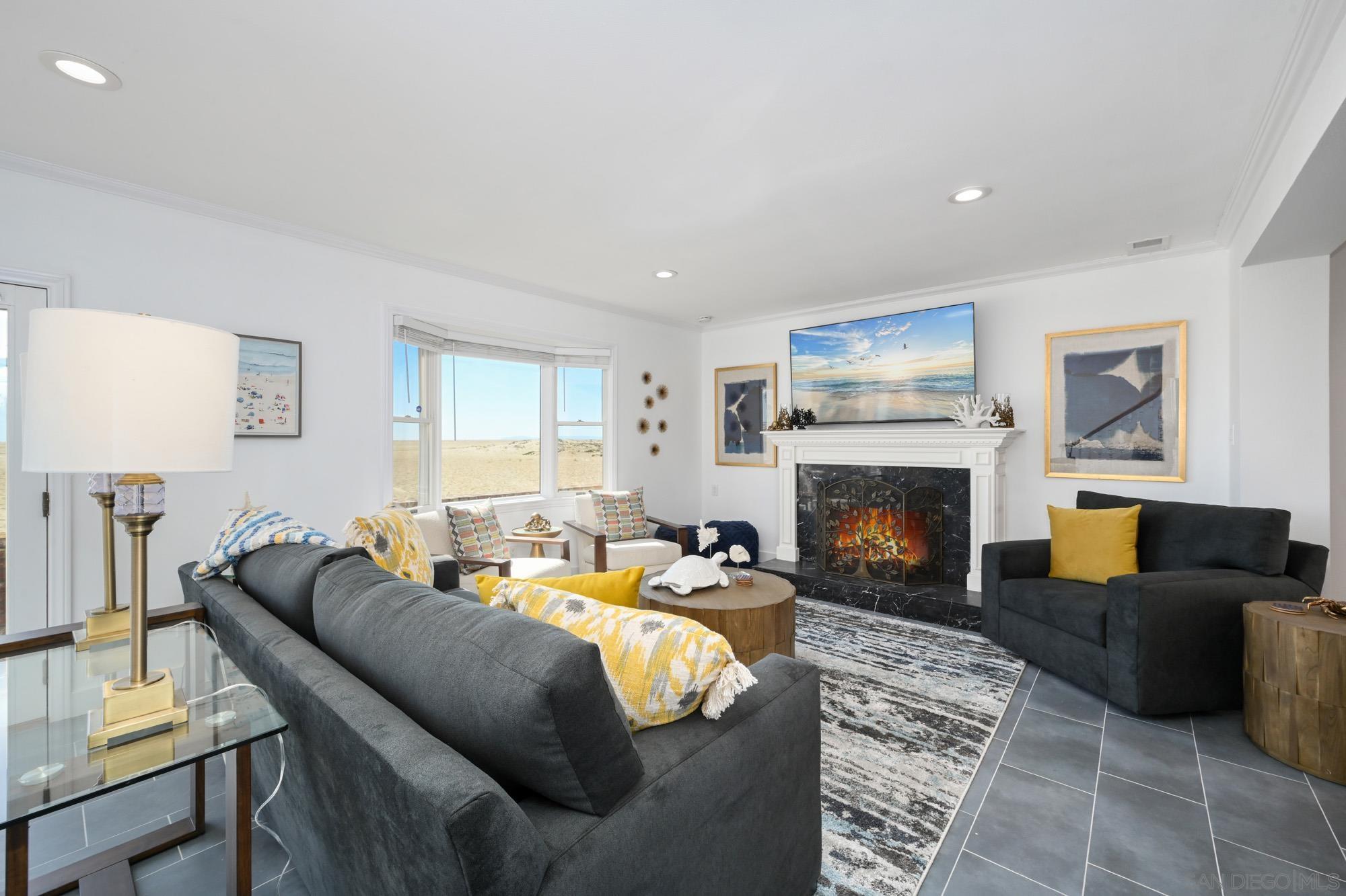 Detail Gallery Image 23 of 64 For 206 E Oceanfront, Newport Beach,  CA 92661 - 3 Beds | 2/1 Baths