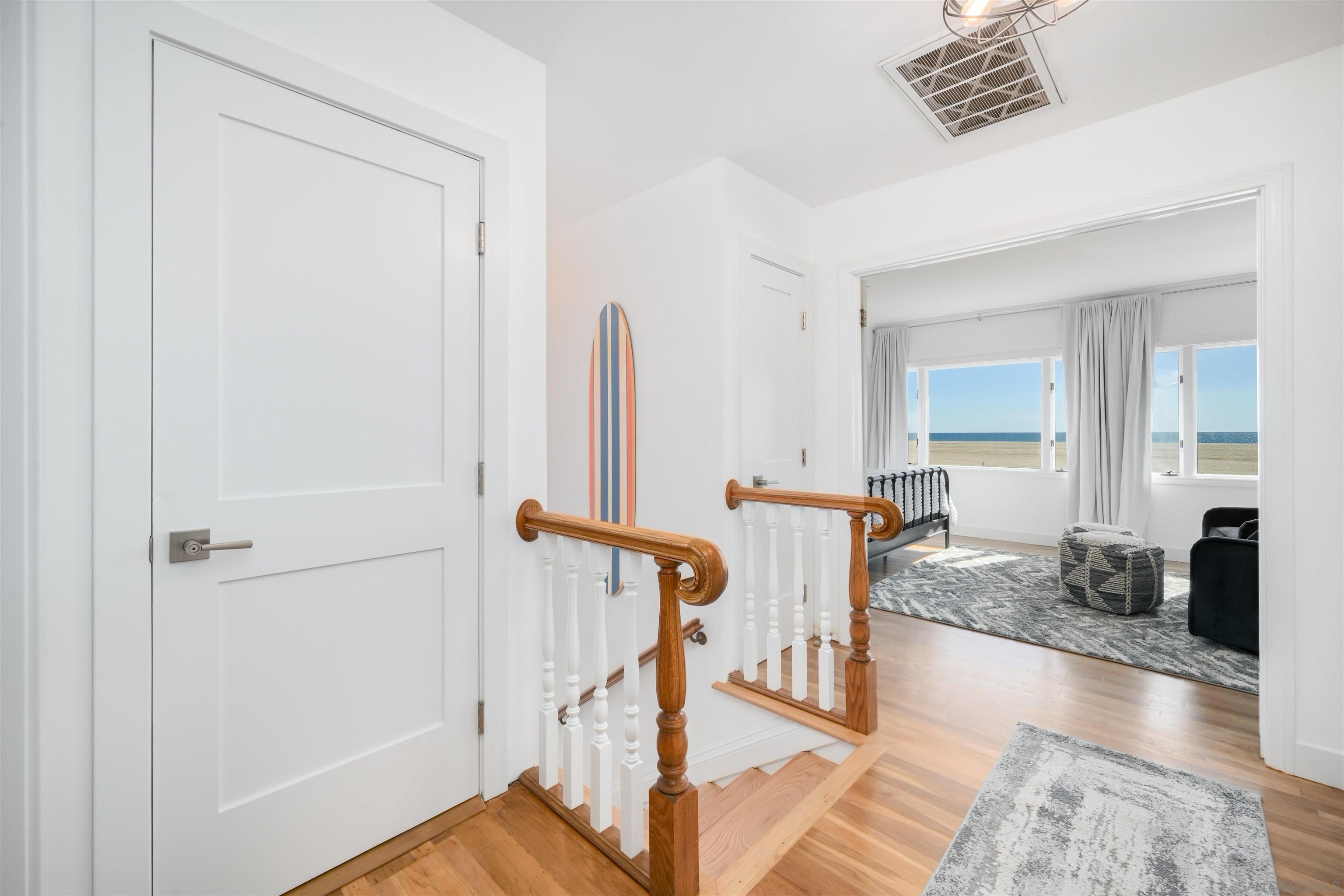 Detail Gallery Image 25 of 64 For 206 E Oceanfront, Newport Beach,  CA 92661 - 3 Beds | 2/1 Baths