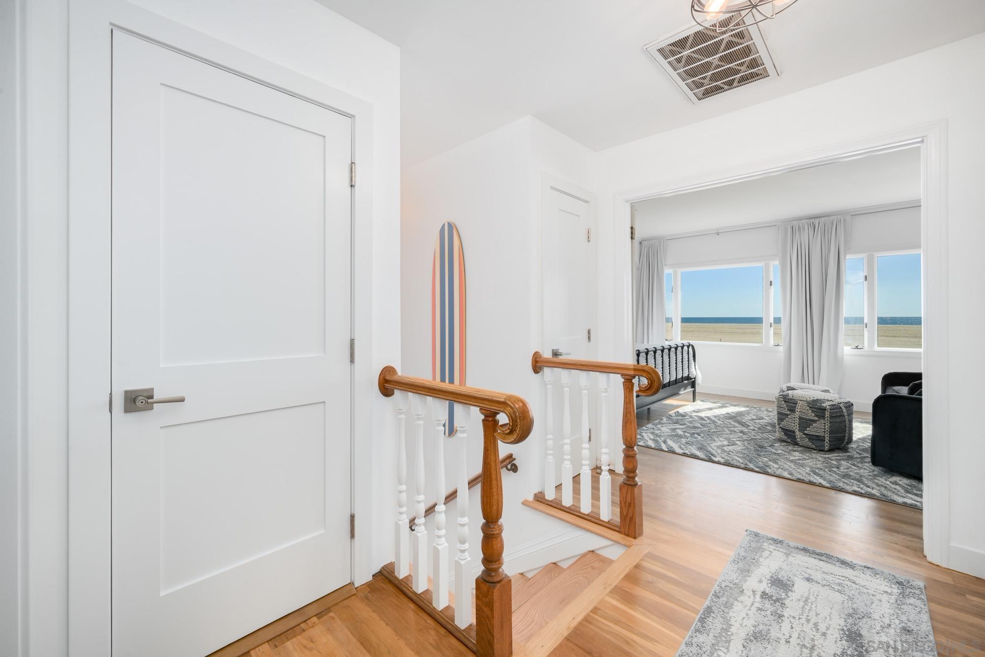 Detail Gallery Image 27 of 64 For 206 E Oceanfront, Newport Beach,  CA 92661 - 3 Beds | 2/1 Baths