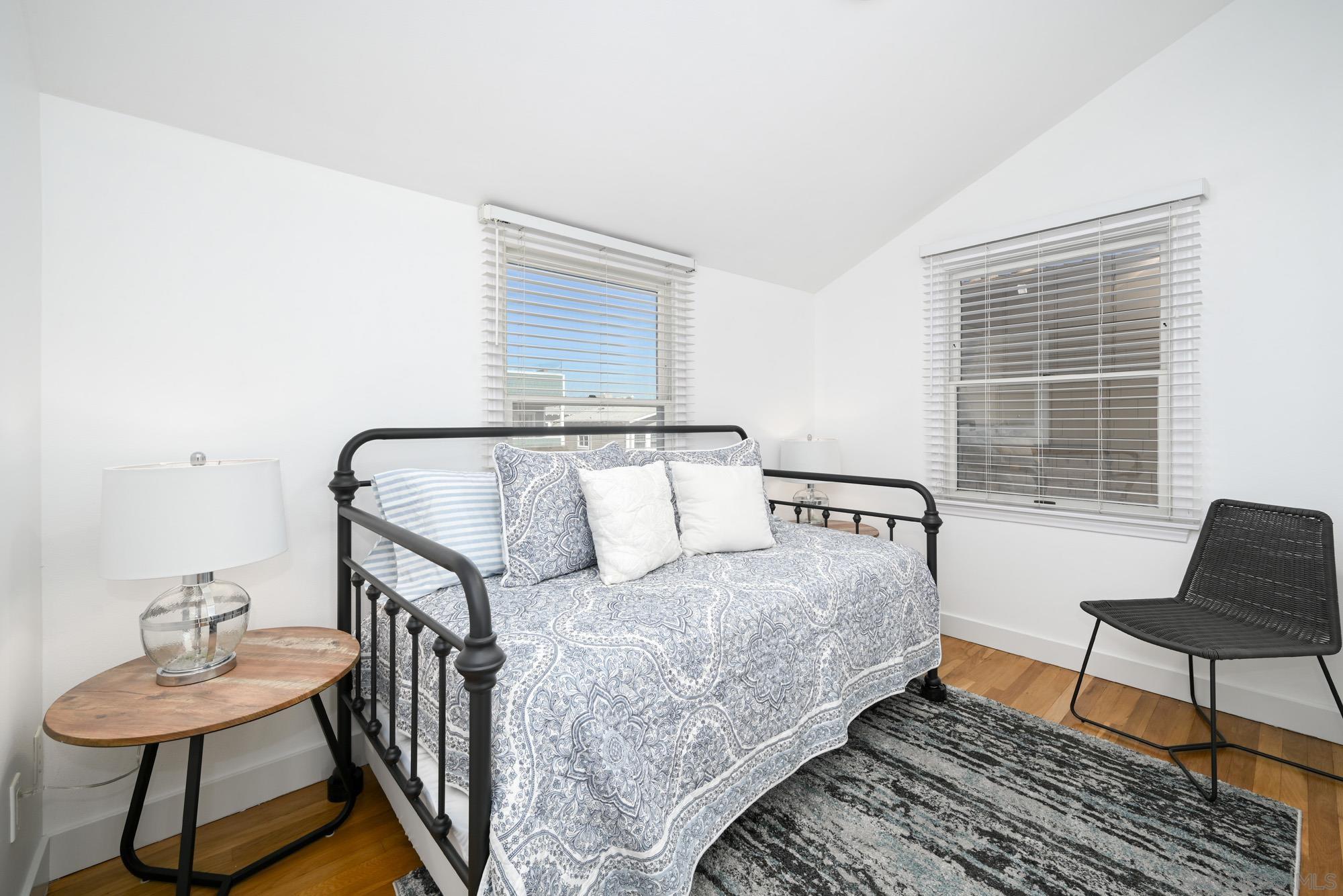 Detail Gallery Image 36 of 64 For 206 E Oceanfront, Newport Beach,  CA 92661 - 3 Beds | 2/1 Baths