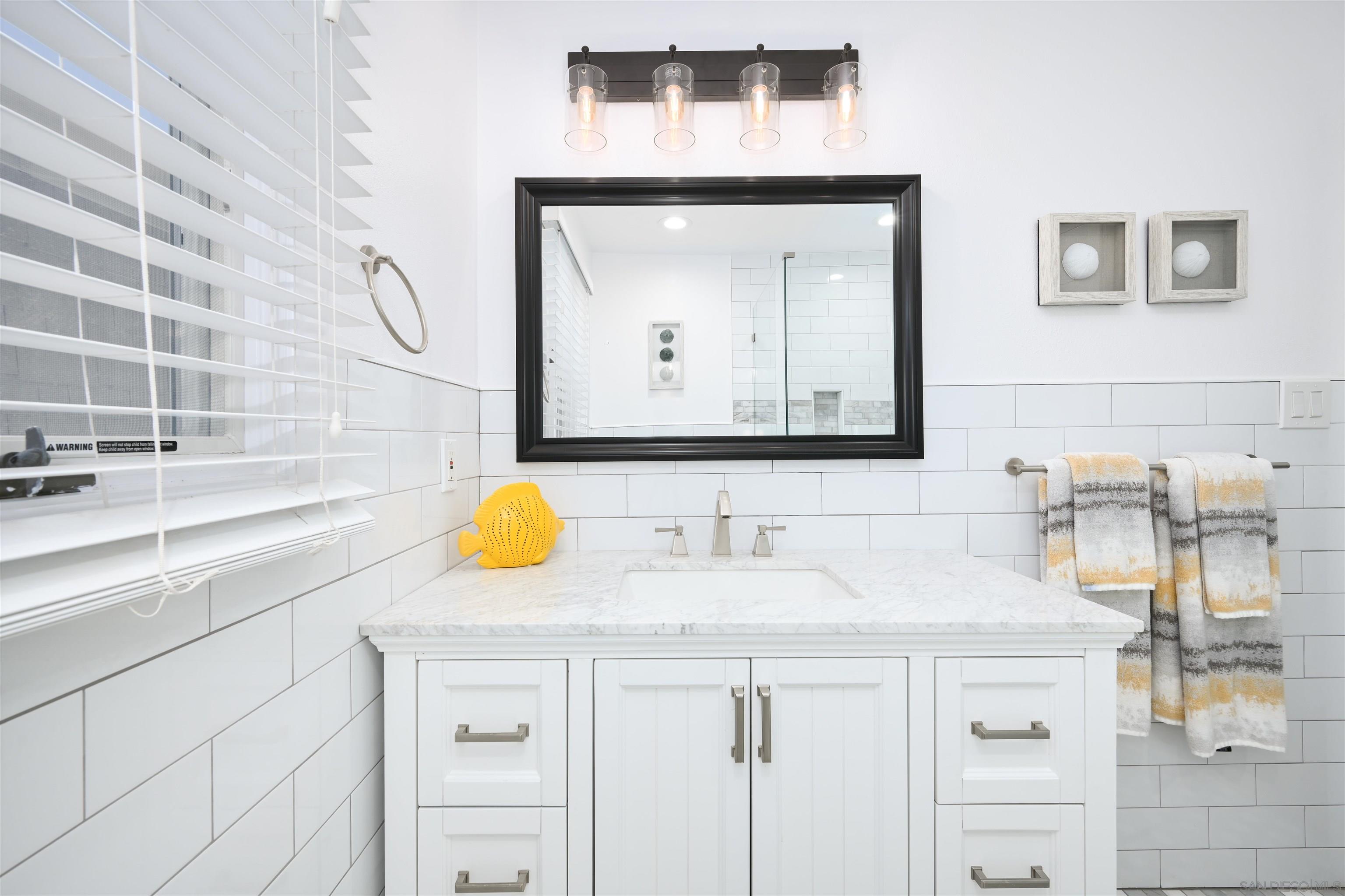 Detail Gallery Image 38 of 64 For 206 E Oceanfront, Newport Beach,  CA 92661 - 3 Beds | 2/1 Baths