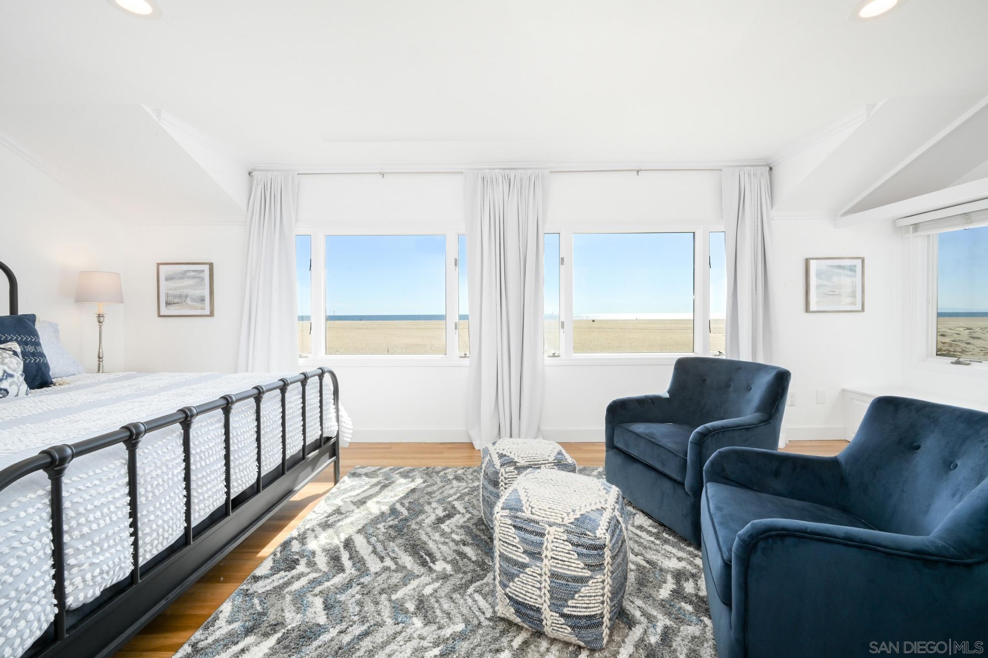 Detail Gallery Image 42 of 64 For 206 E Oceanfront, Newport Beach,  CA 92661 - 3 Beds | 2/1 Baths